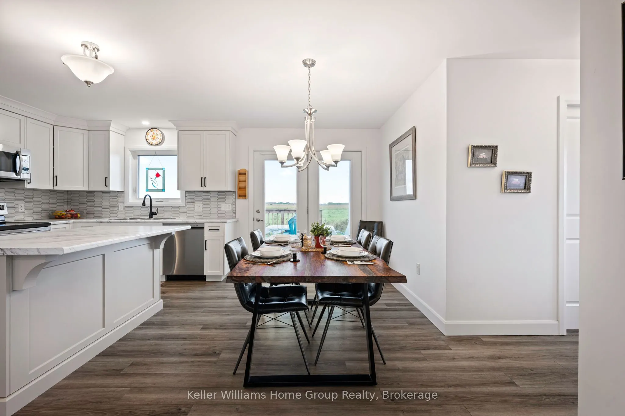 244274 5 Sideroad
