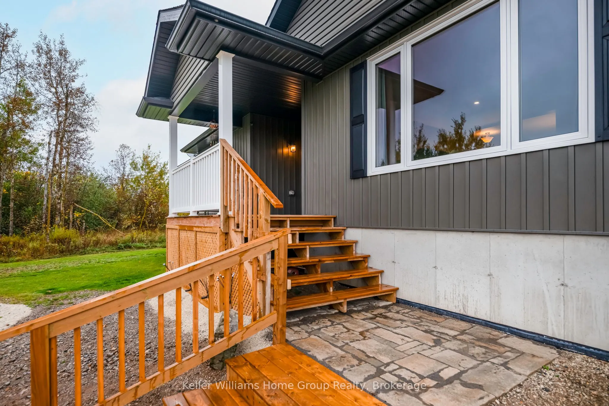244274 5 Sideroad