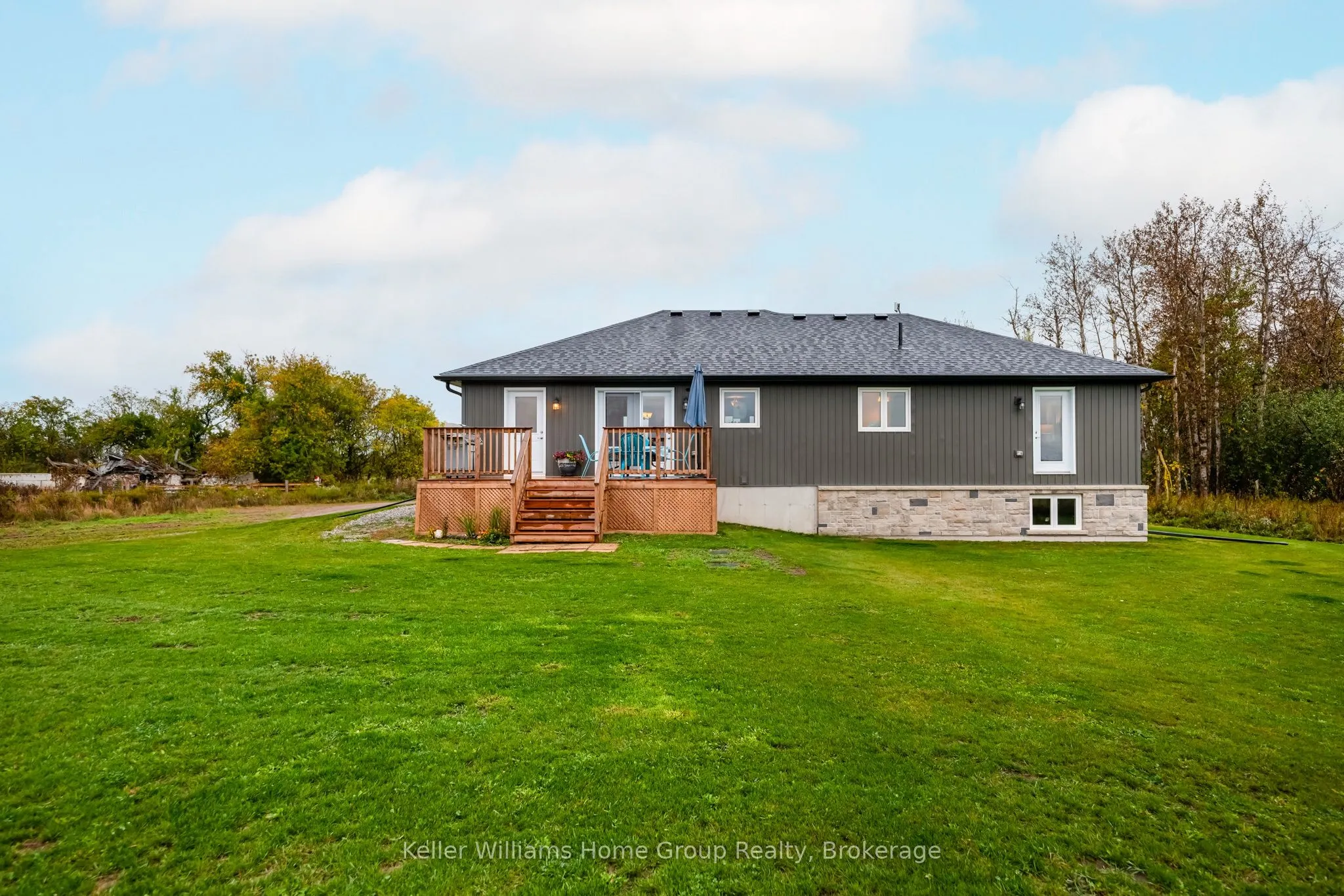 244274 5 Sideroad