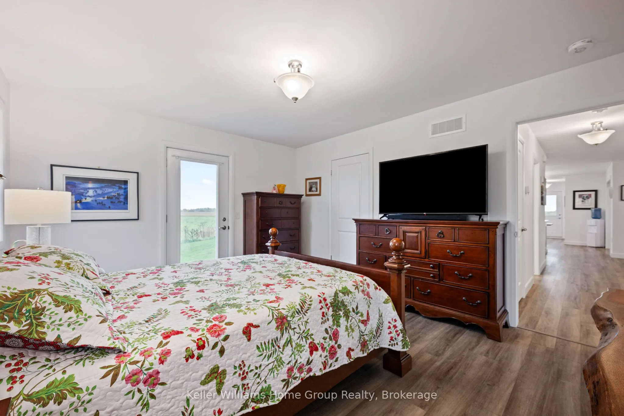 244274 5 Sideroad