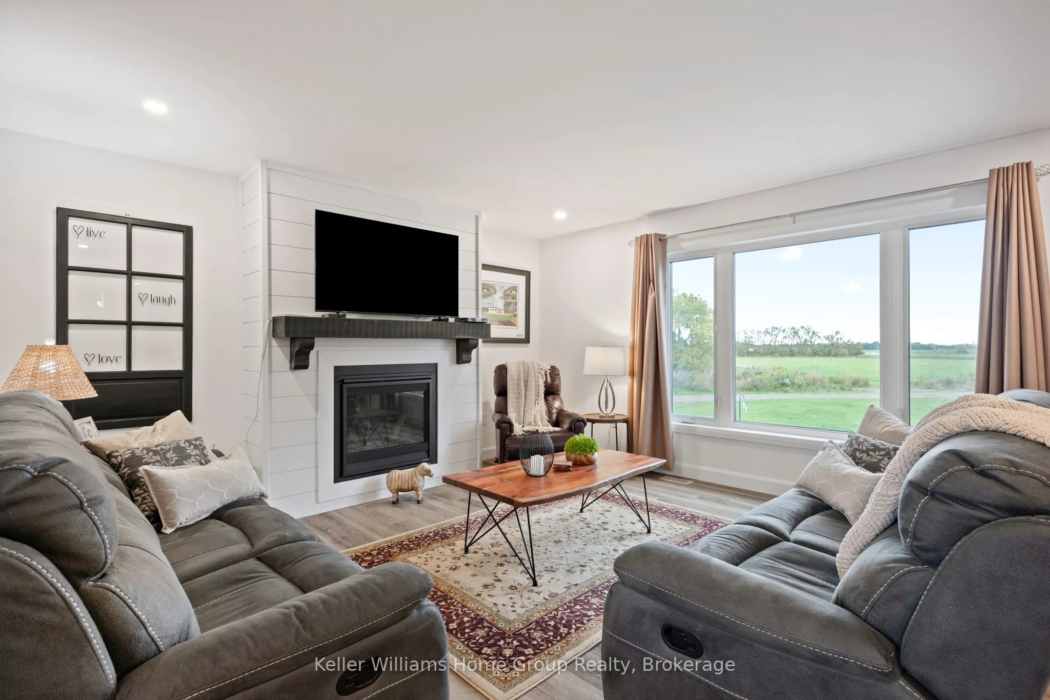 244274 5 Sideroad