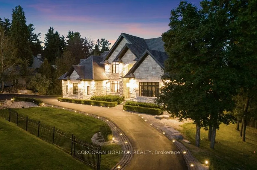 546 Woolwich Place
