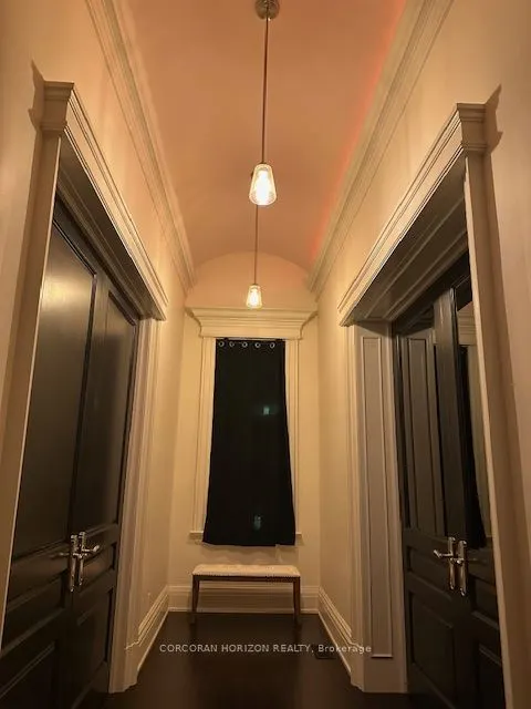 546 Woolwich Place