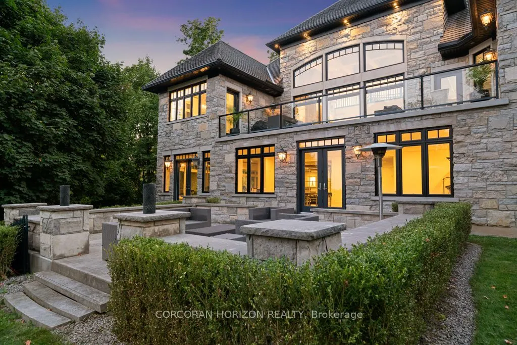 546 Woolwich Place