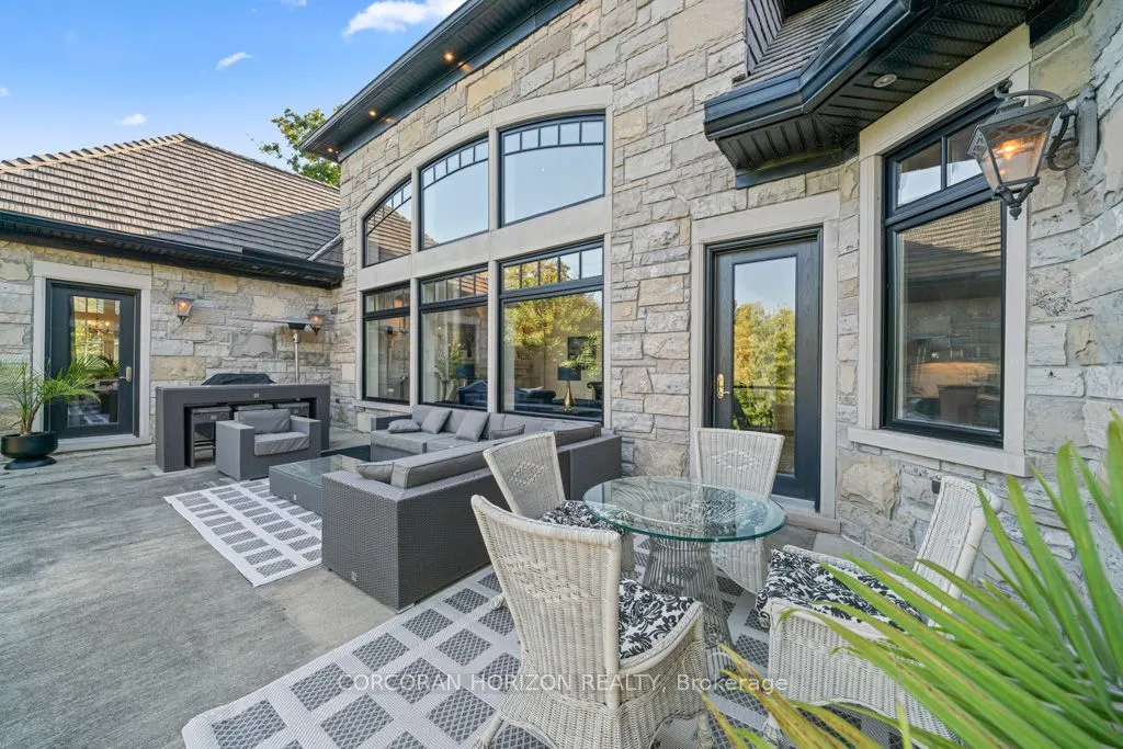 546 Woolwich Place