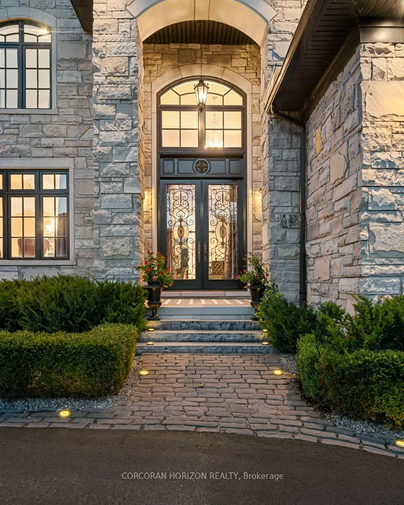 546 Woolwich Place