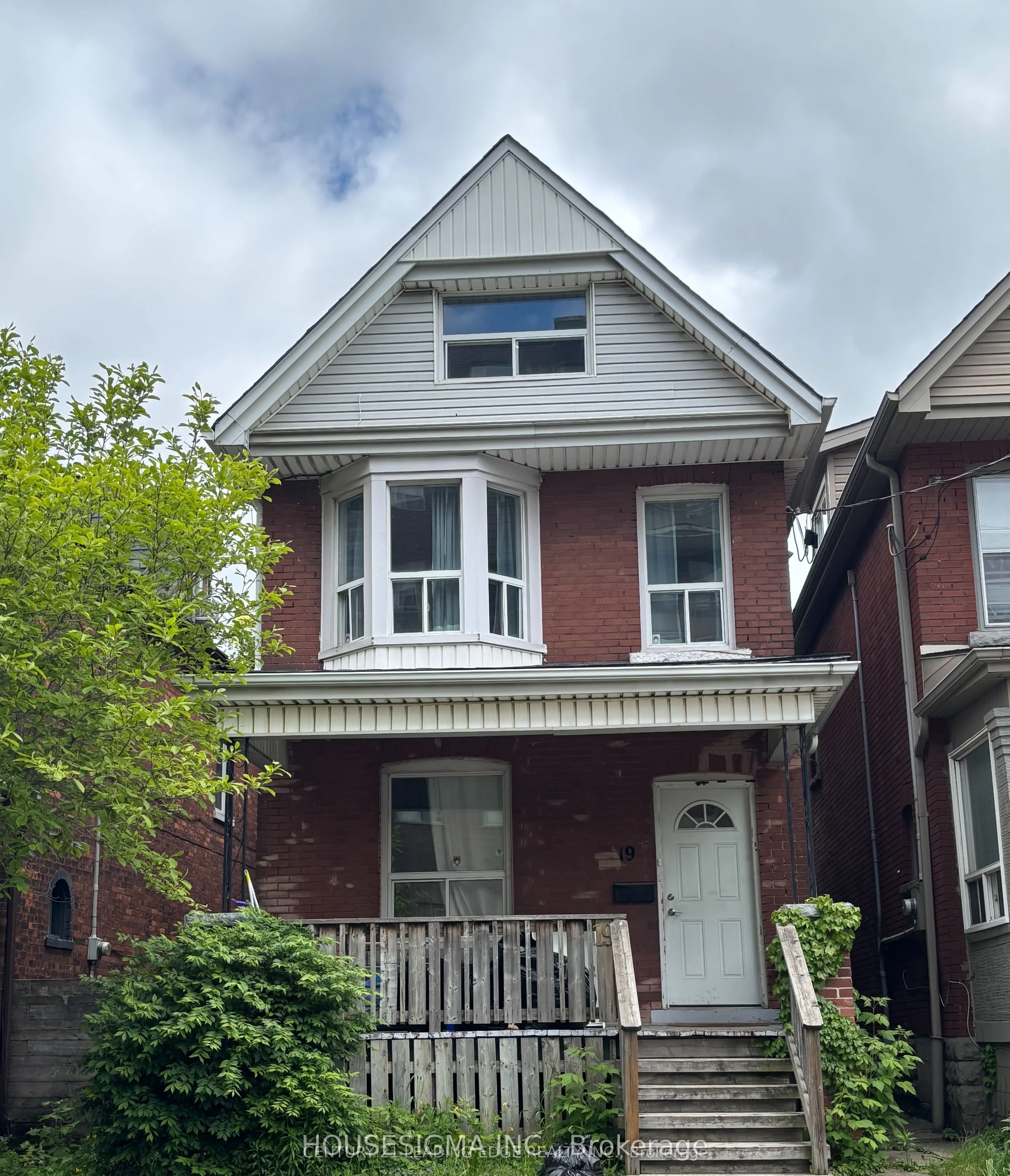 19 Erie Avenue, #Upper