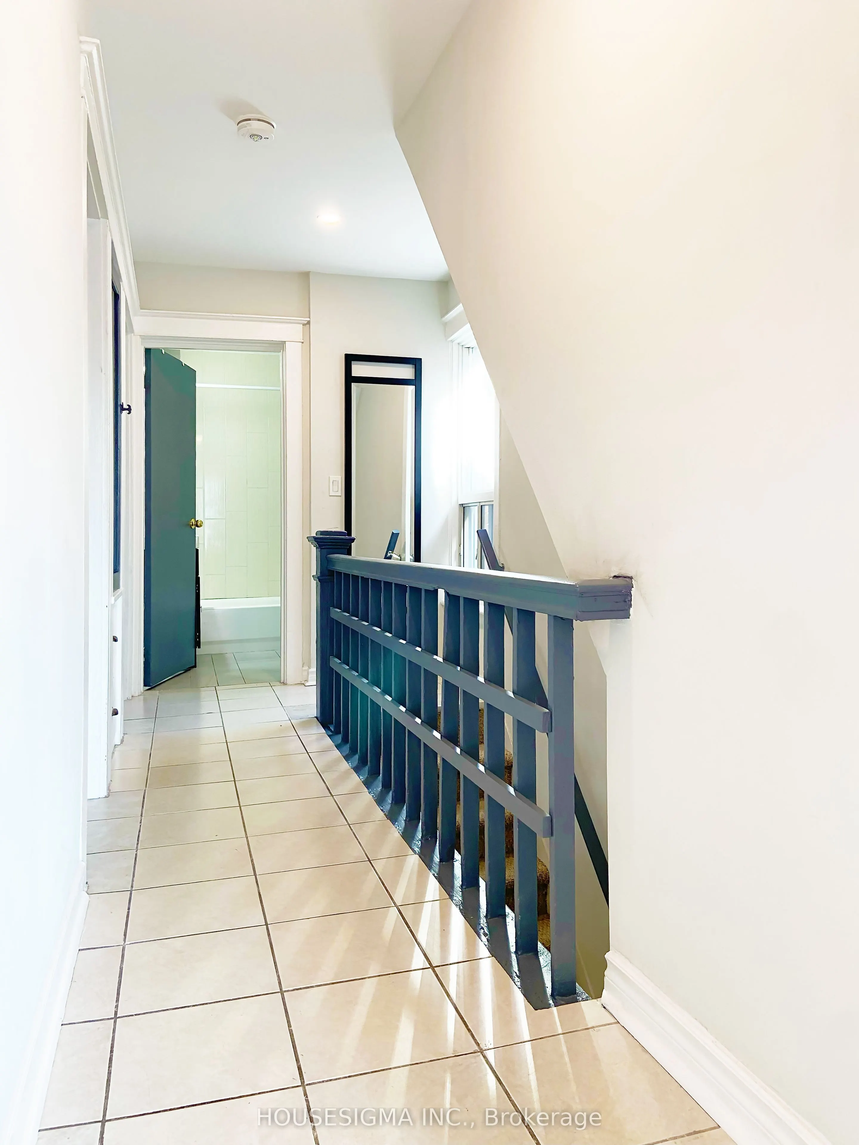 19 Erie Avenue, #Upper