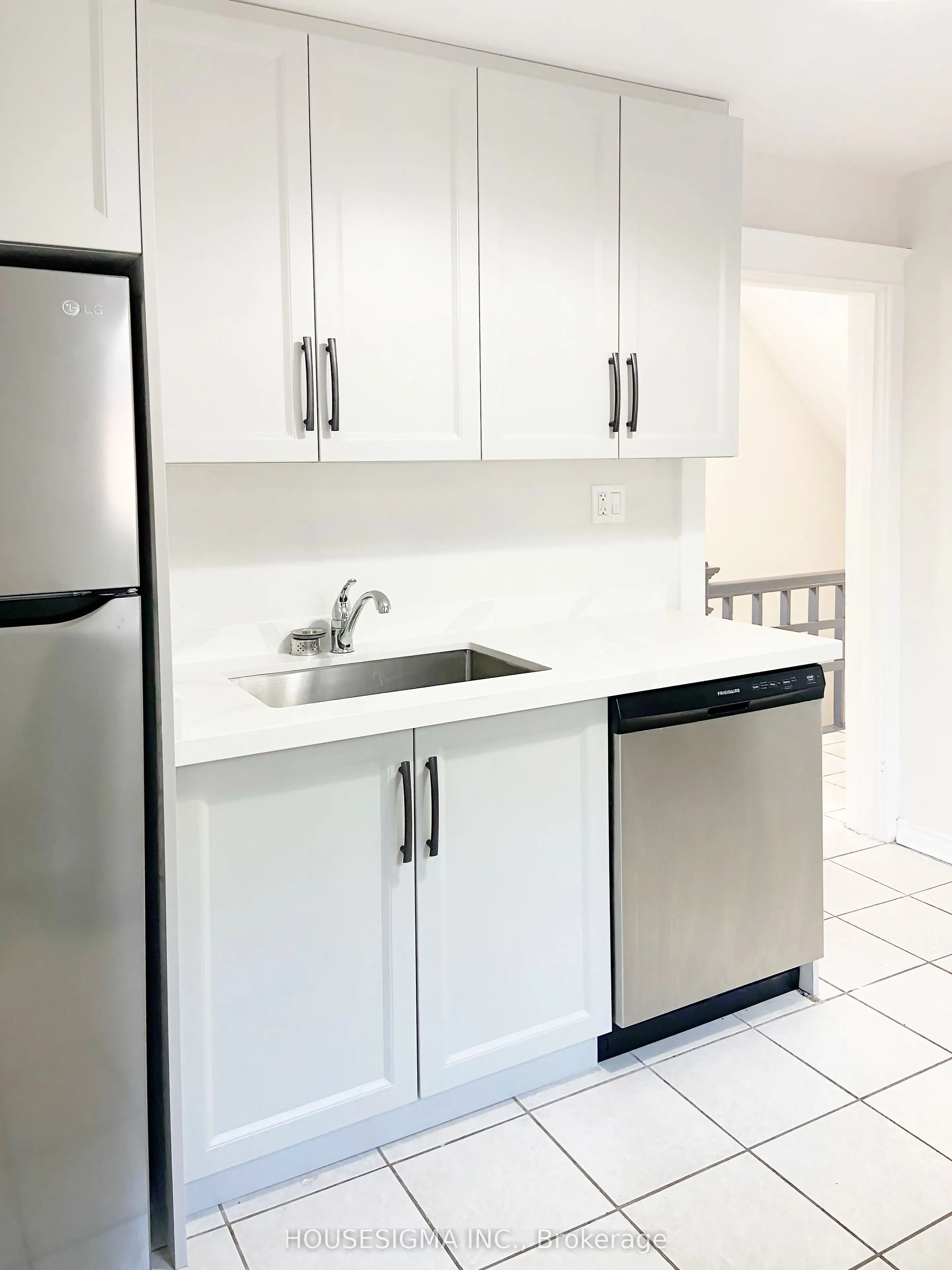19 Erie Avenue, #Upper