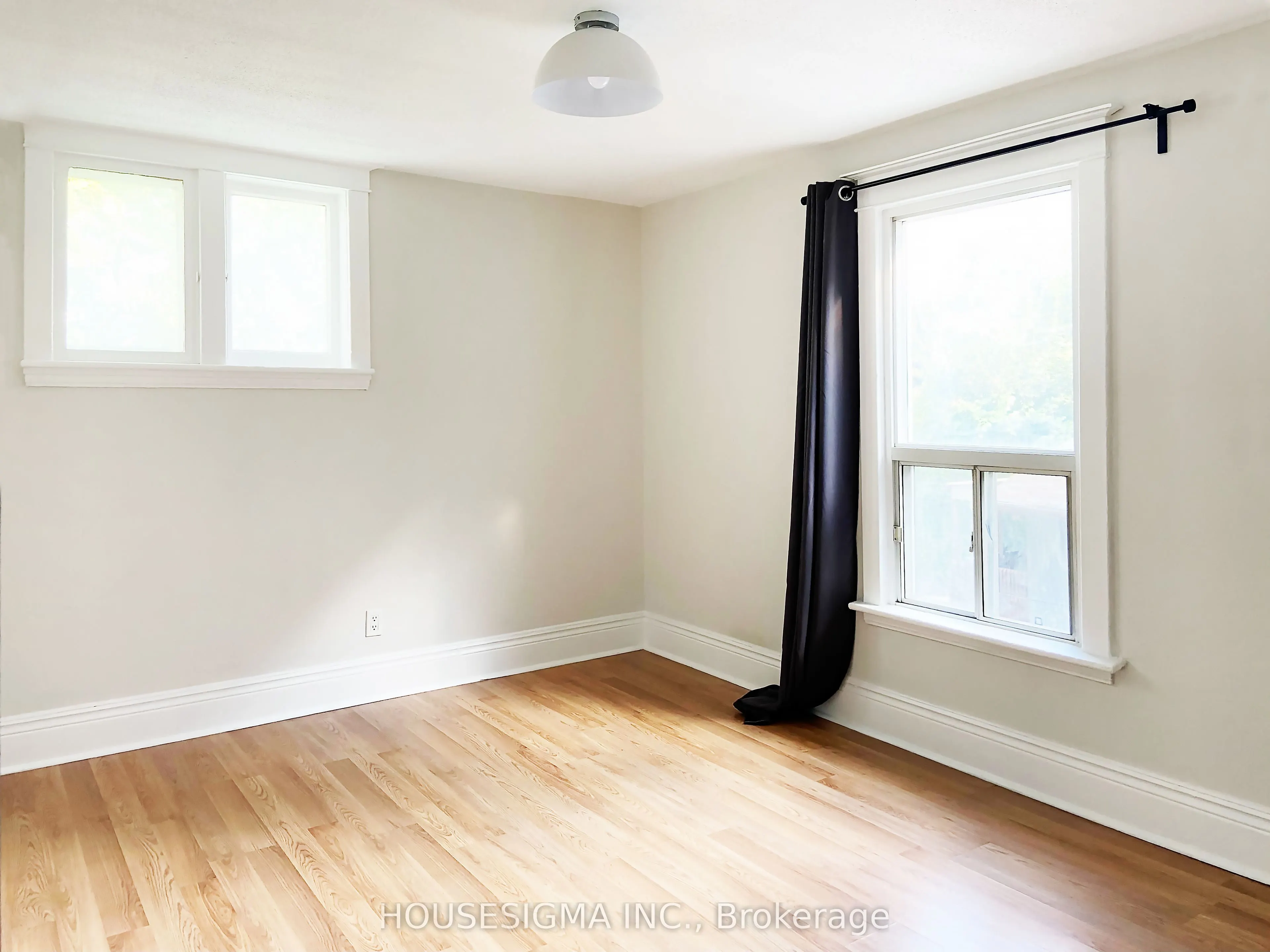 19 Erie Avenue, #Upper