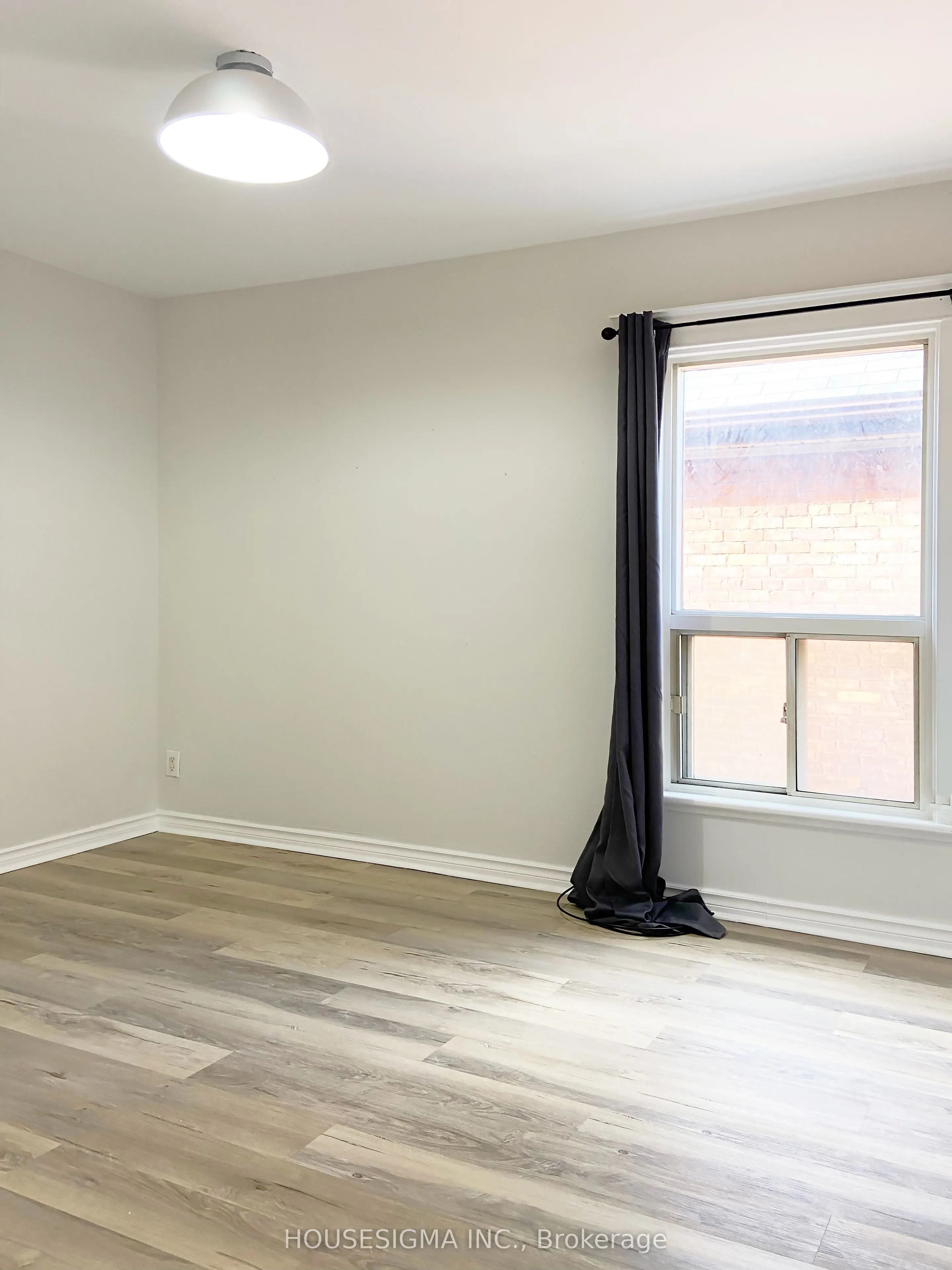 19 Erie Avenue, #Upper