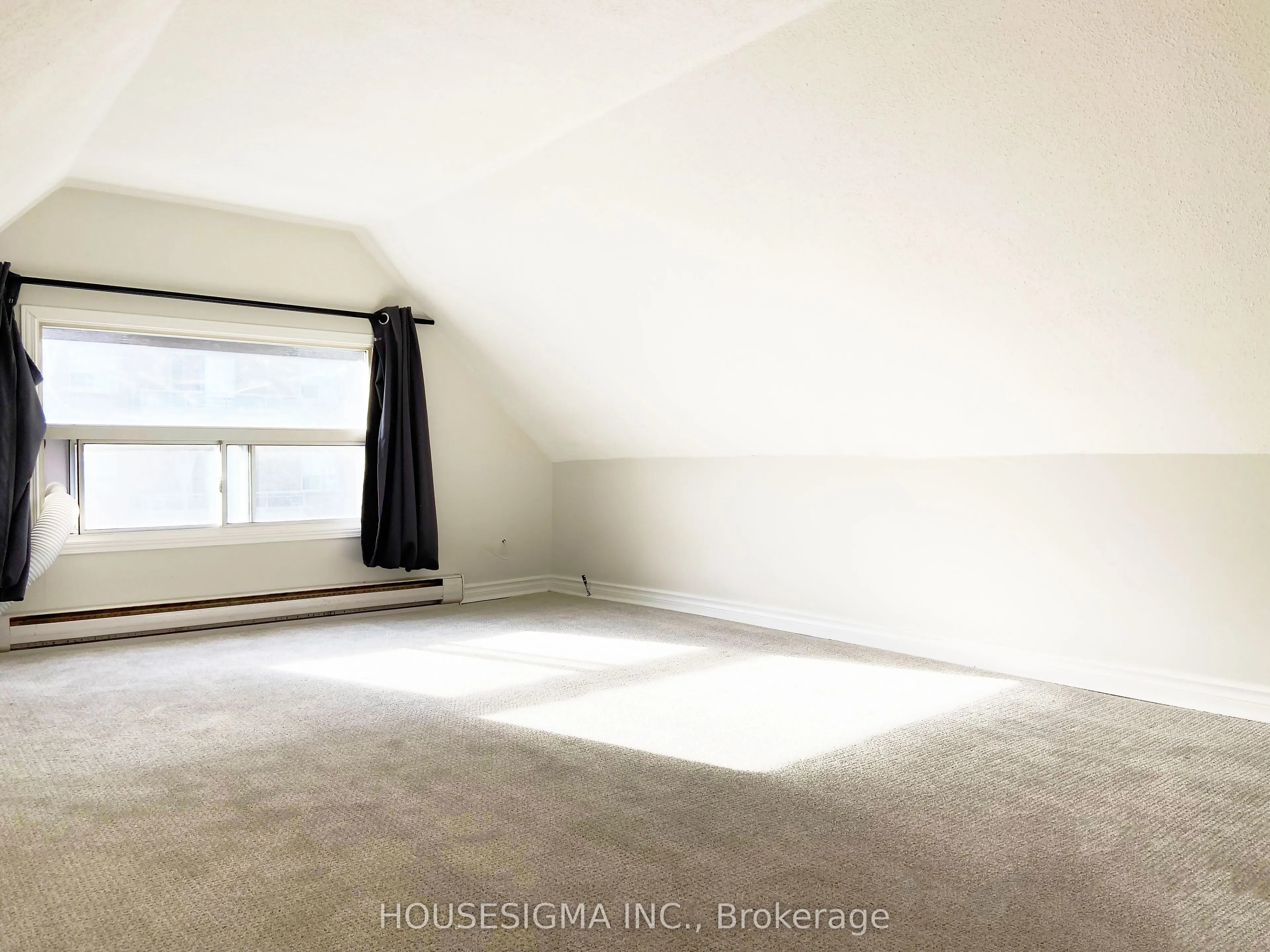 19 Erie Avenue, #Upper