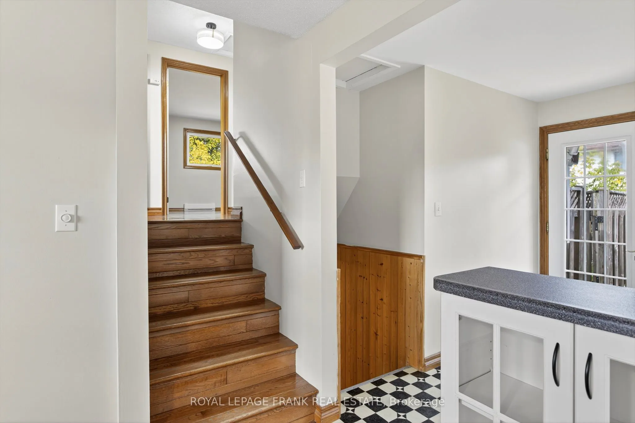 20 Colbourne St Street