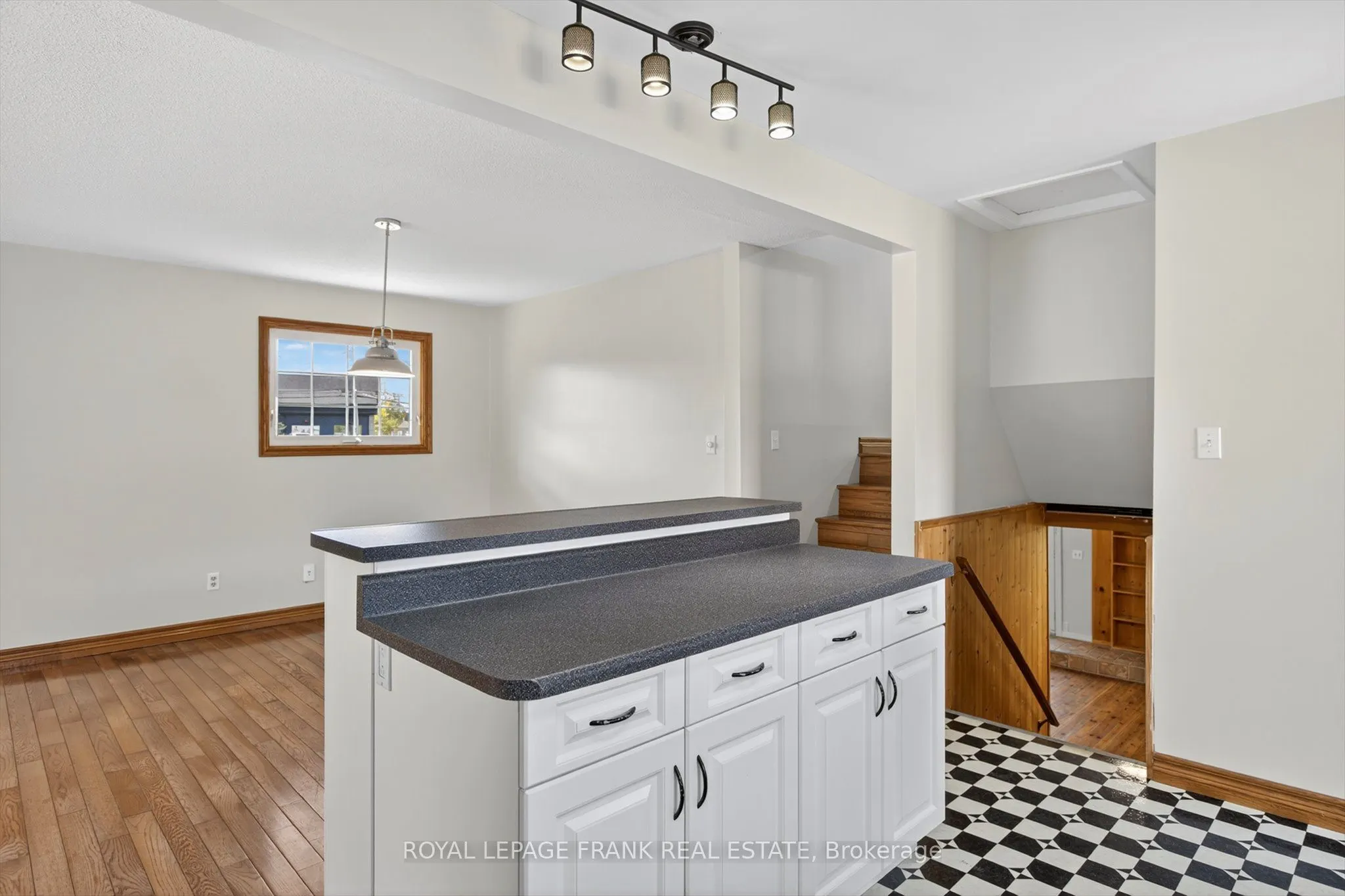 20 Colbourne St Street