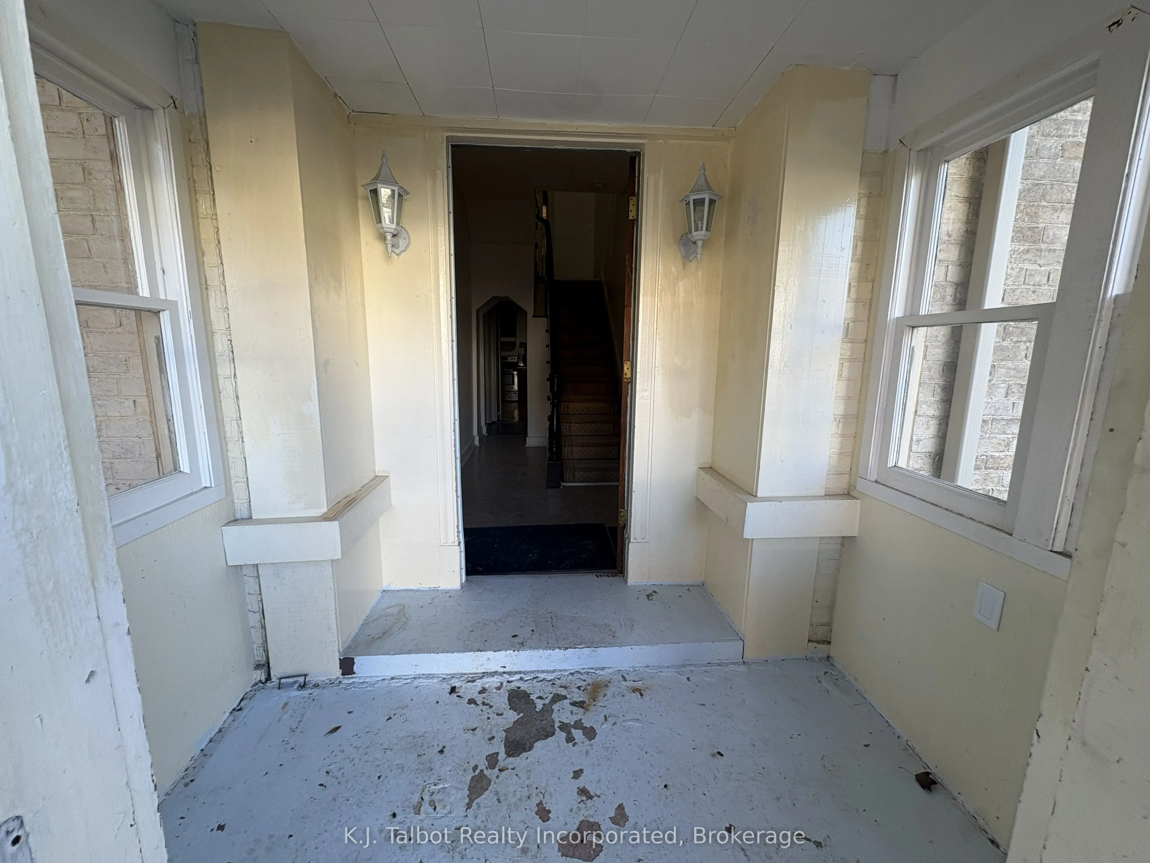 10 West William Street