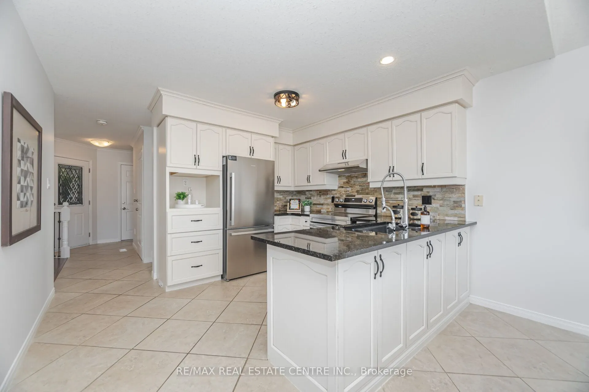 127 Silurian Drive