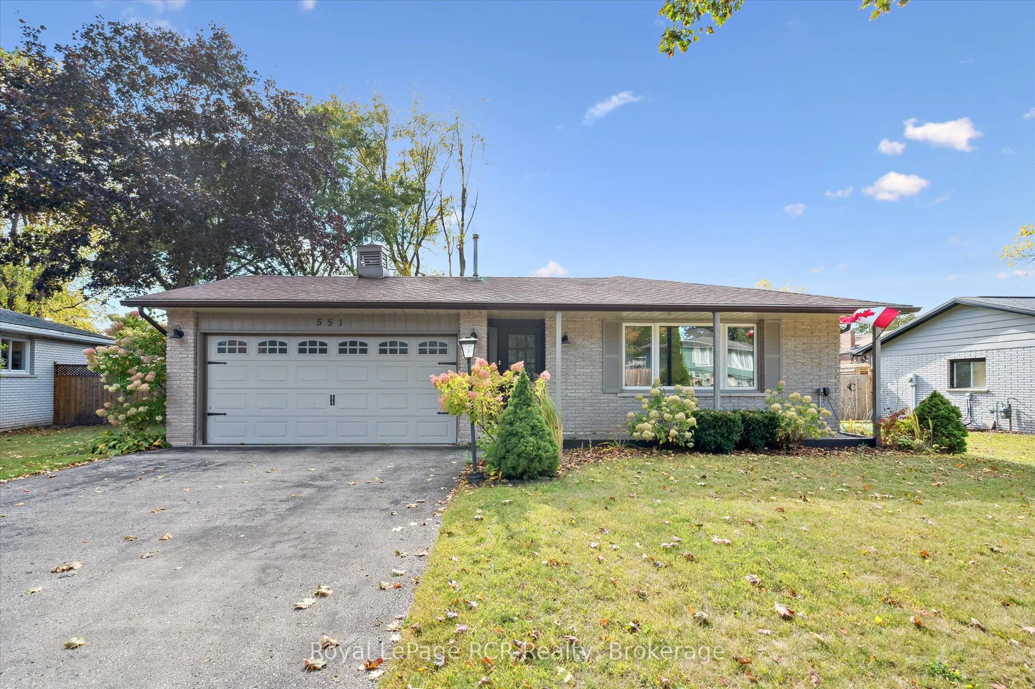 551 Oakview Crescent