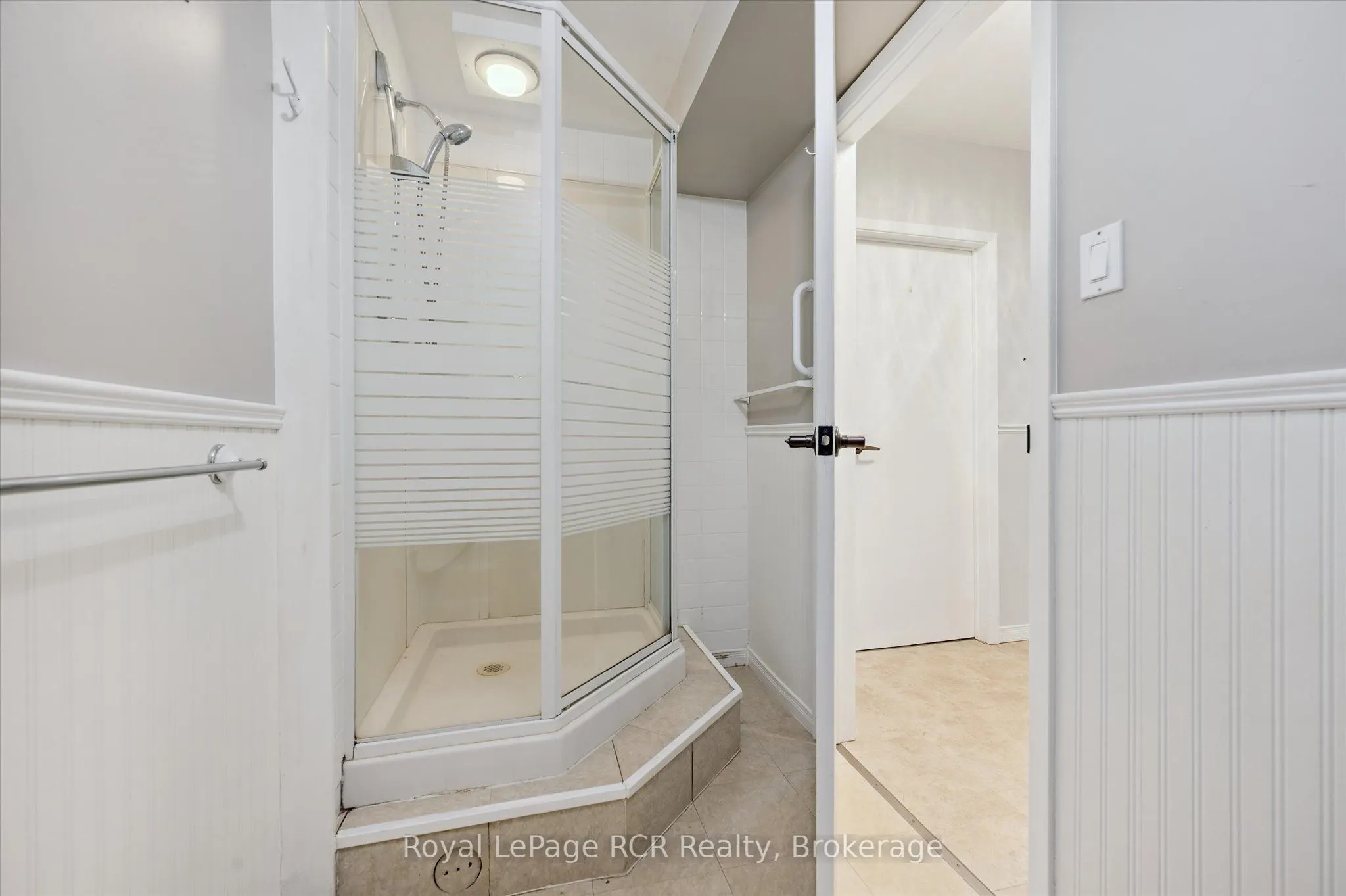 551 Oakview Crescent