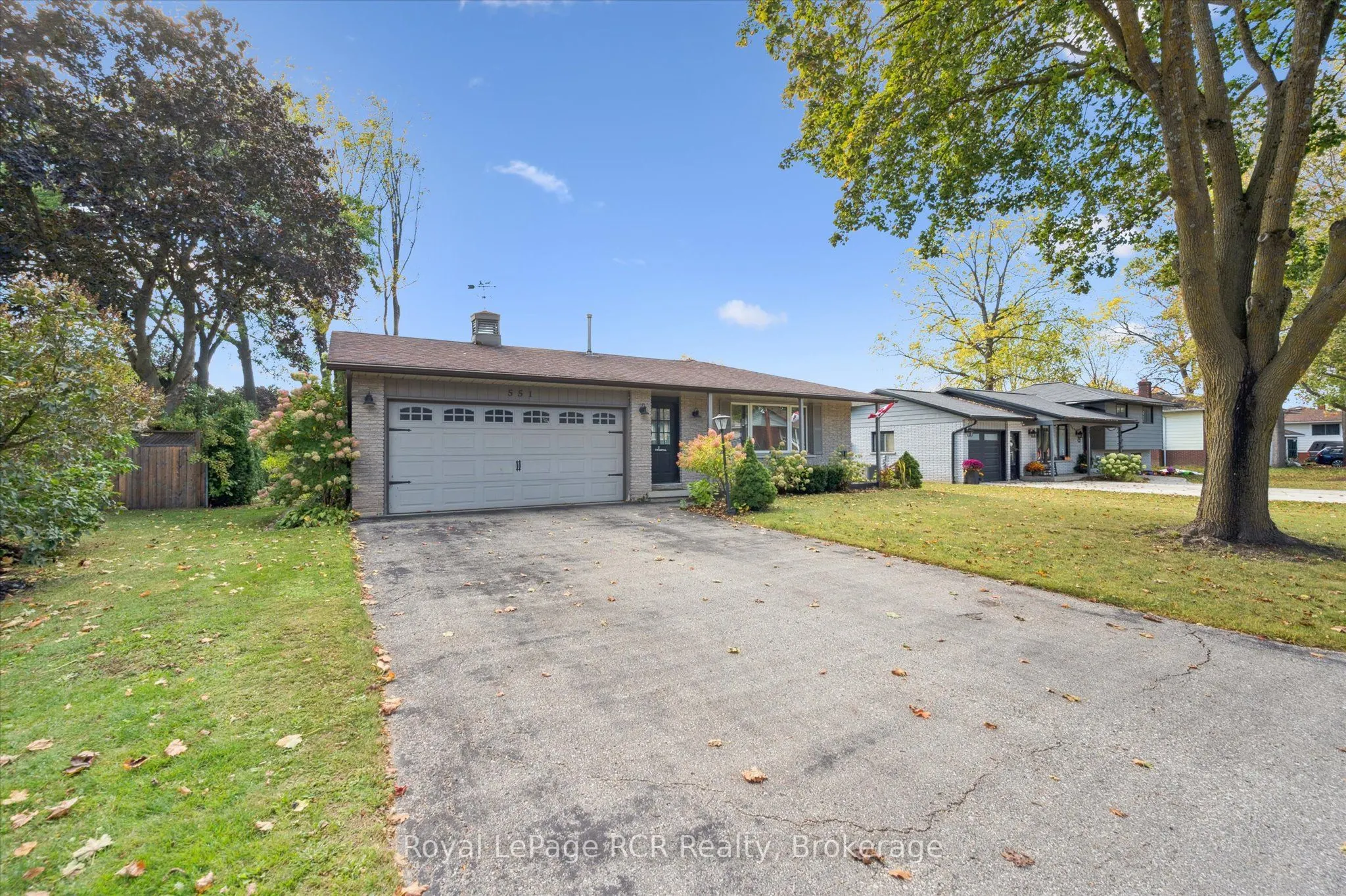 551 Oakview Crescent
