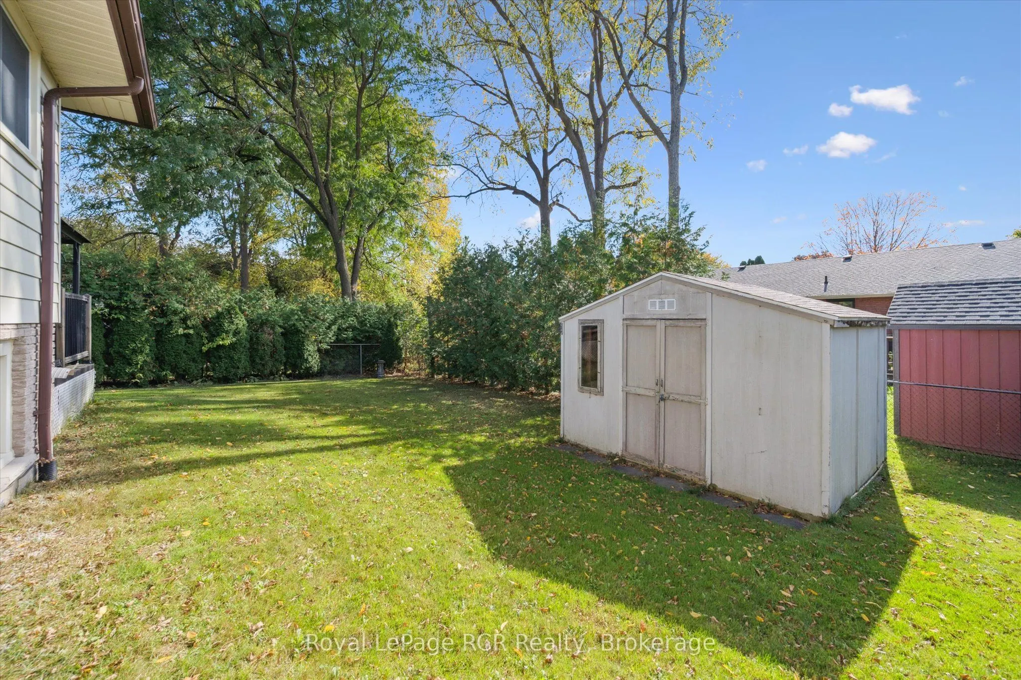 551 Oakview Crescent
