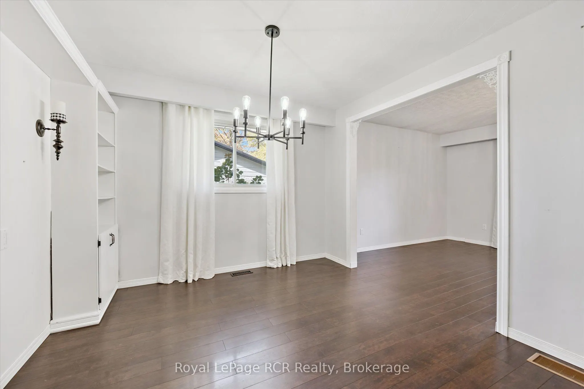 551 Oakview Crescent