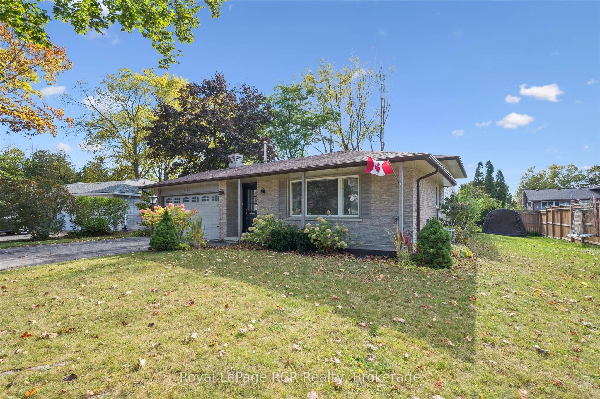 551 Oakview Crescent