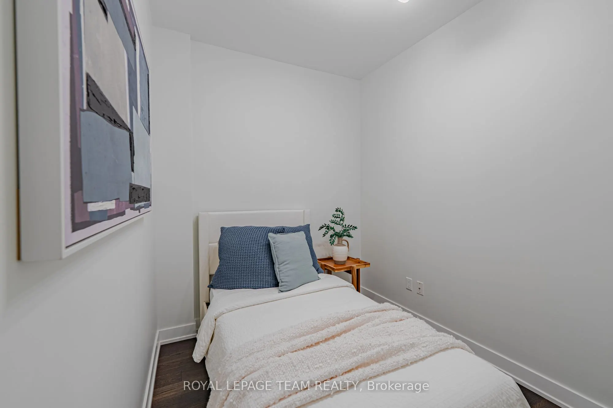200 Inlet Private, #1106