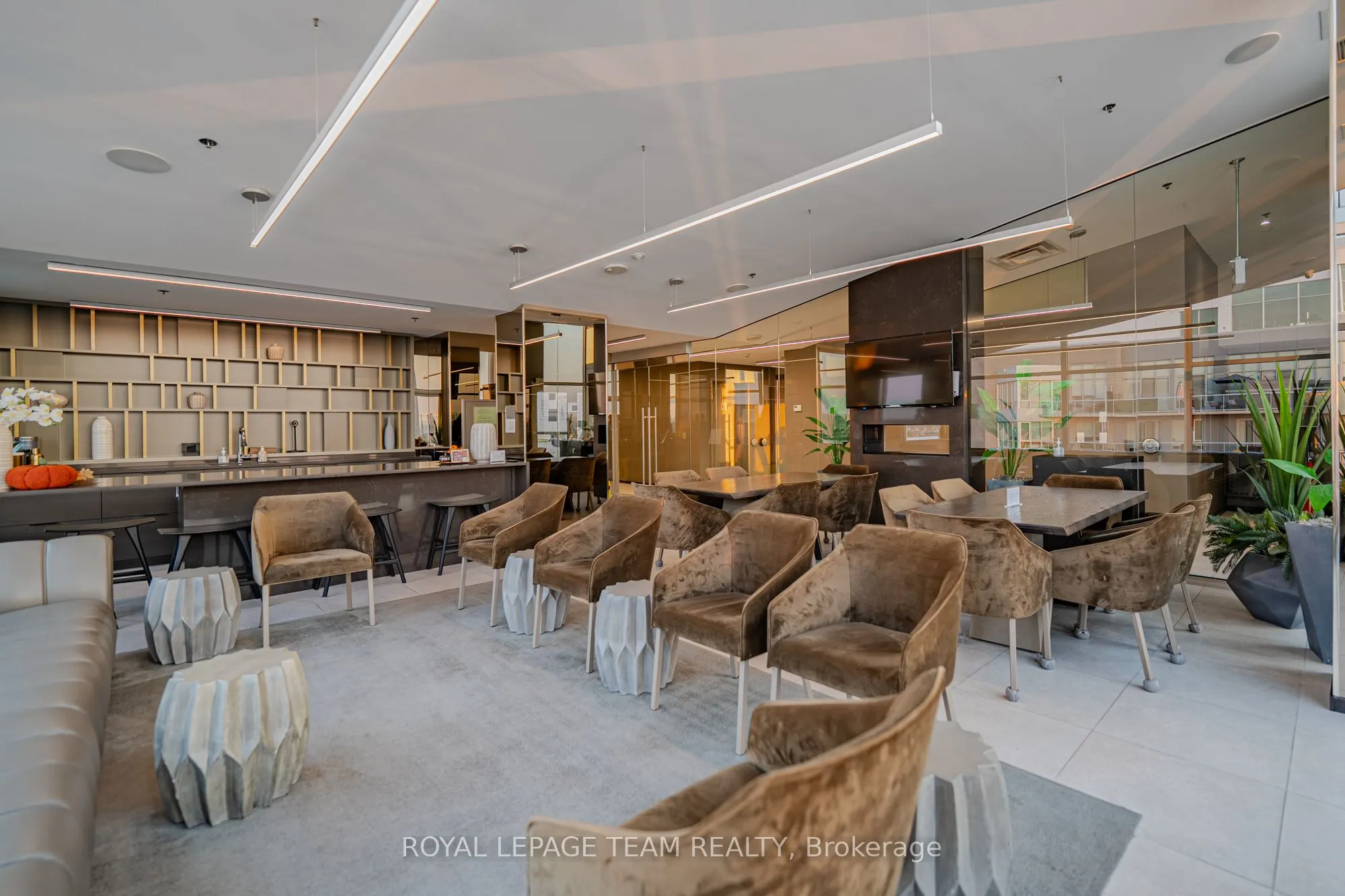 200 Inlet Private, #1106