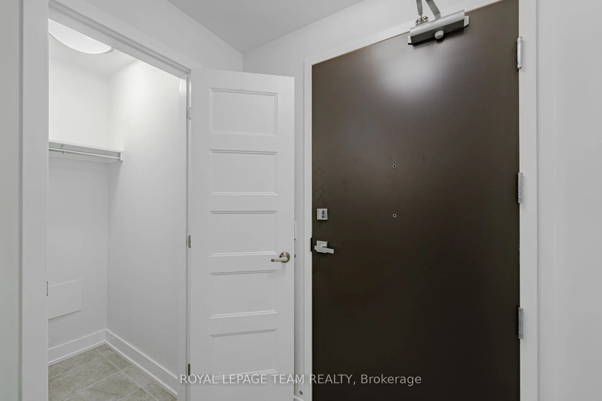 200 Inlet Private, #1106