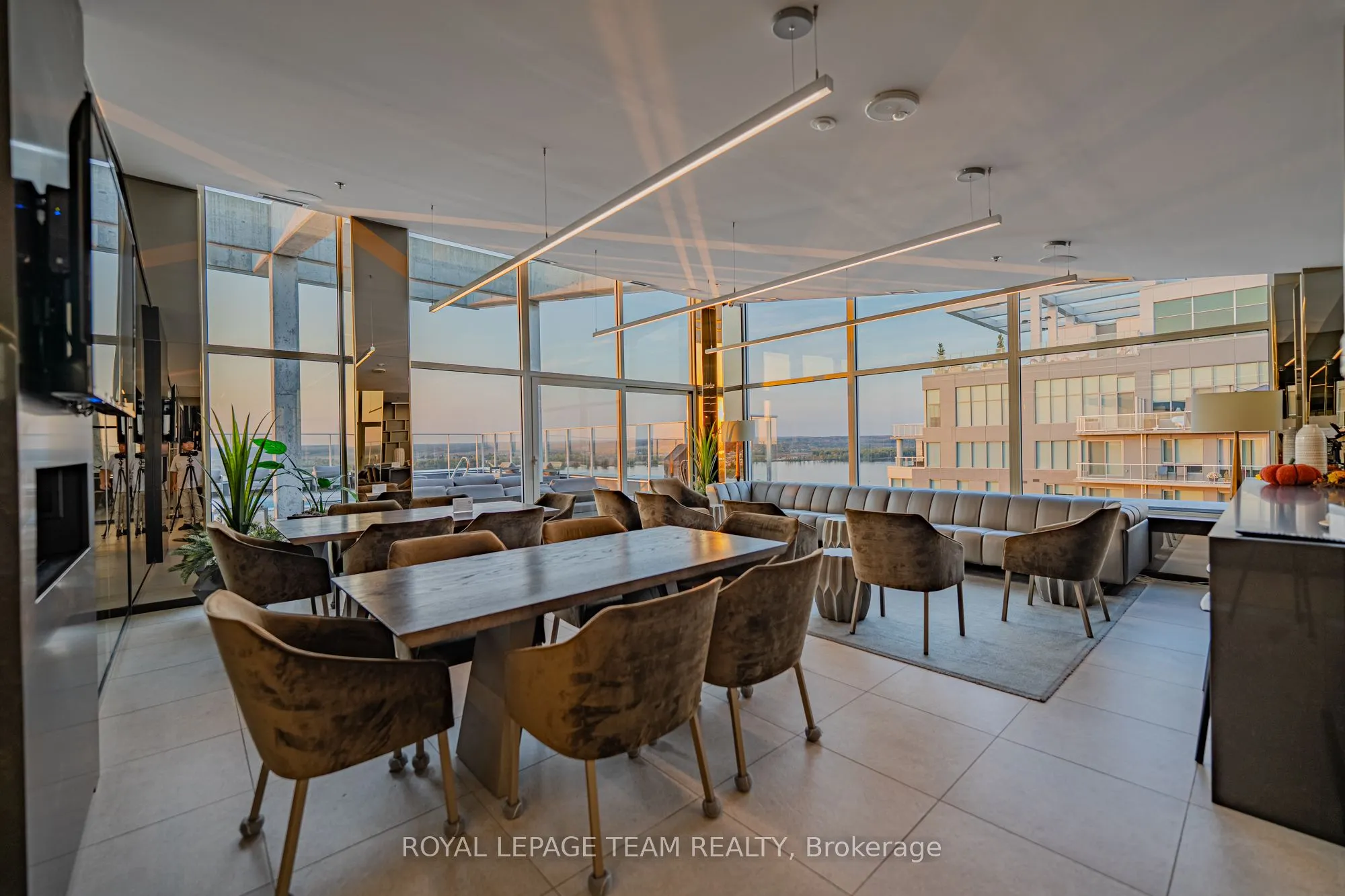 200 Inlet Private, #1106