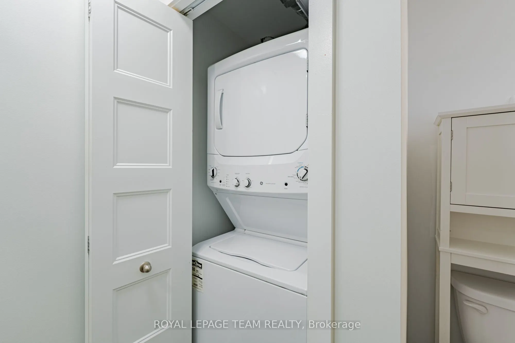 200 Inlet Private, #1106