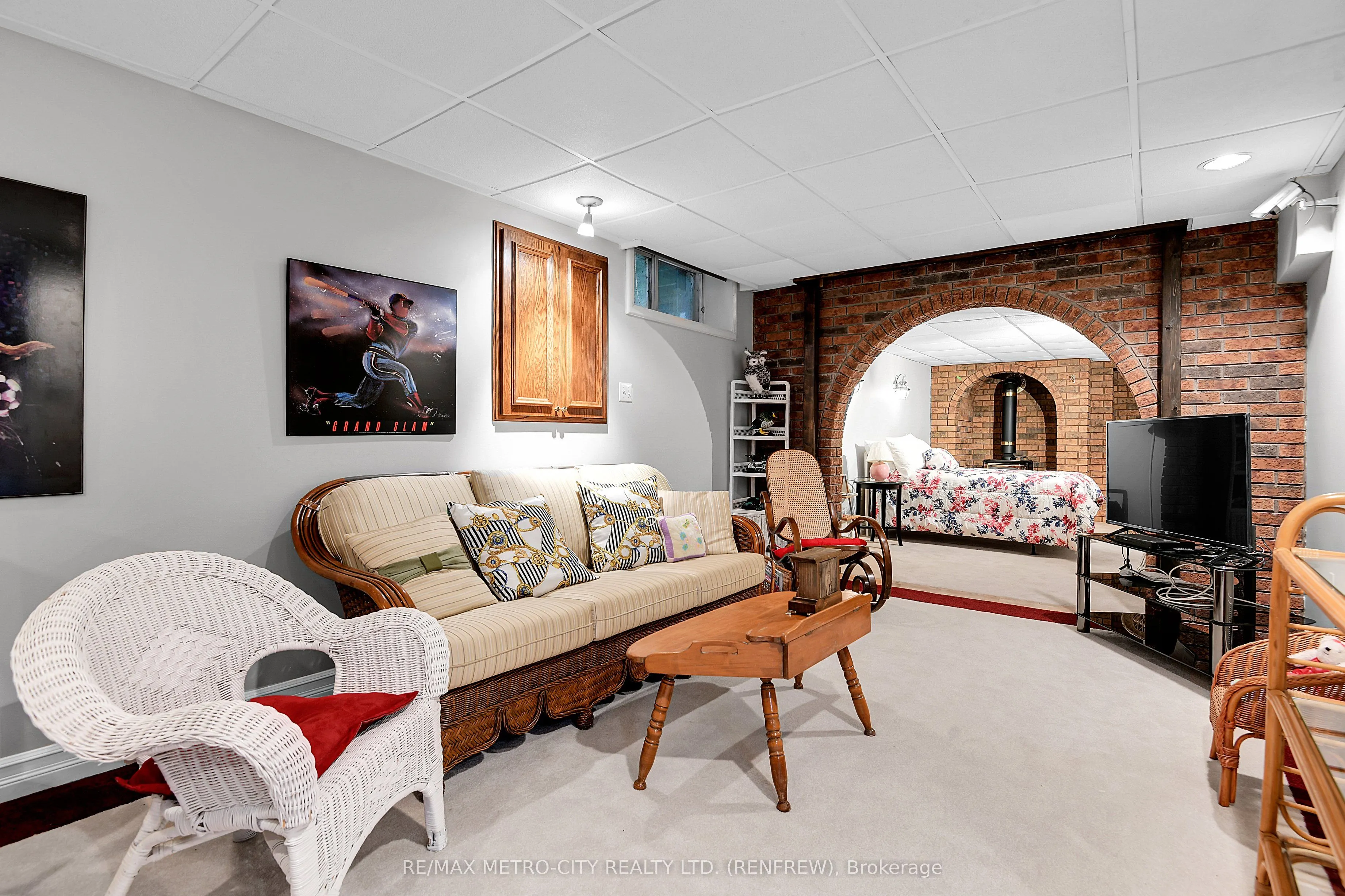115 Ivy Avenue