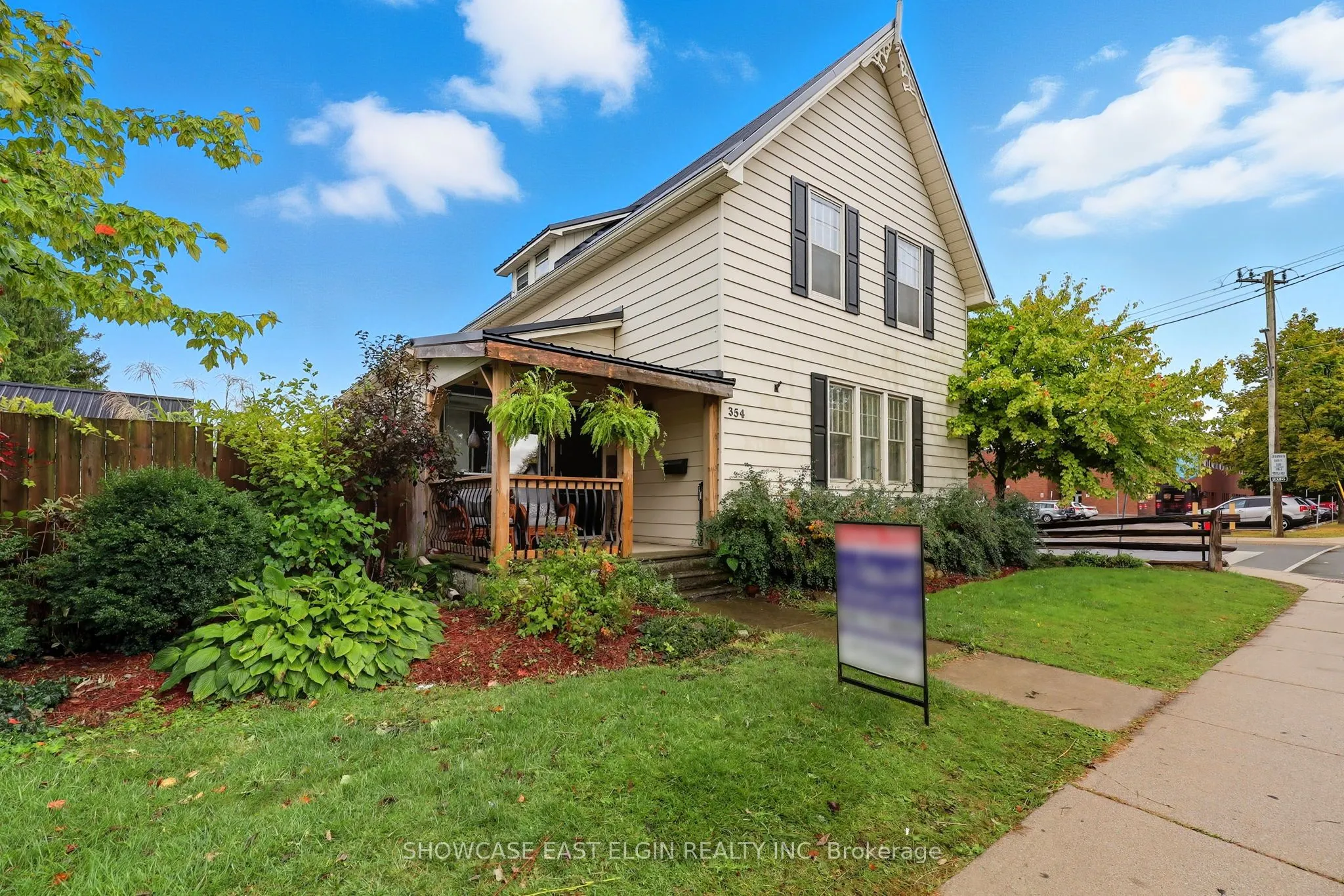 354 Talbot Street W