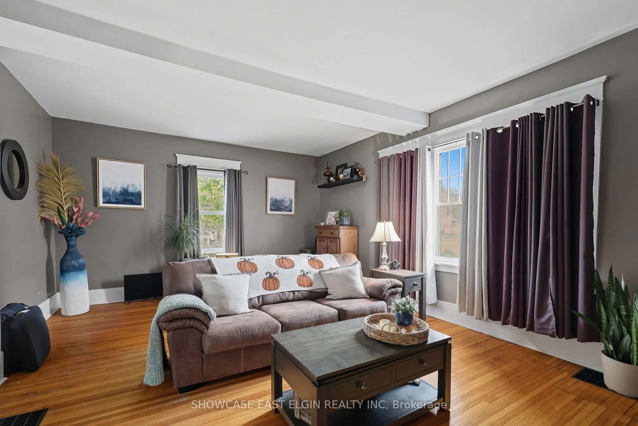 354 Talbot Street W
