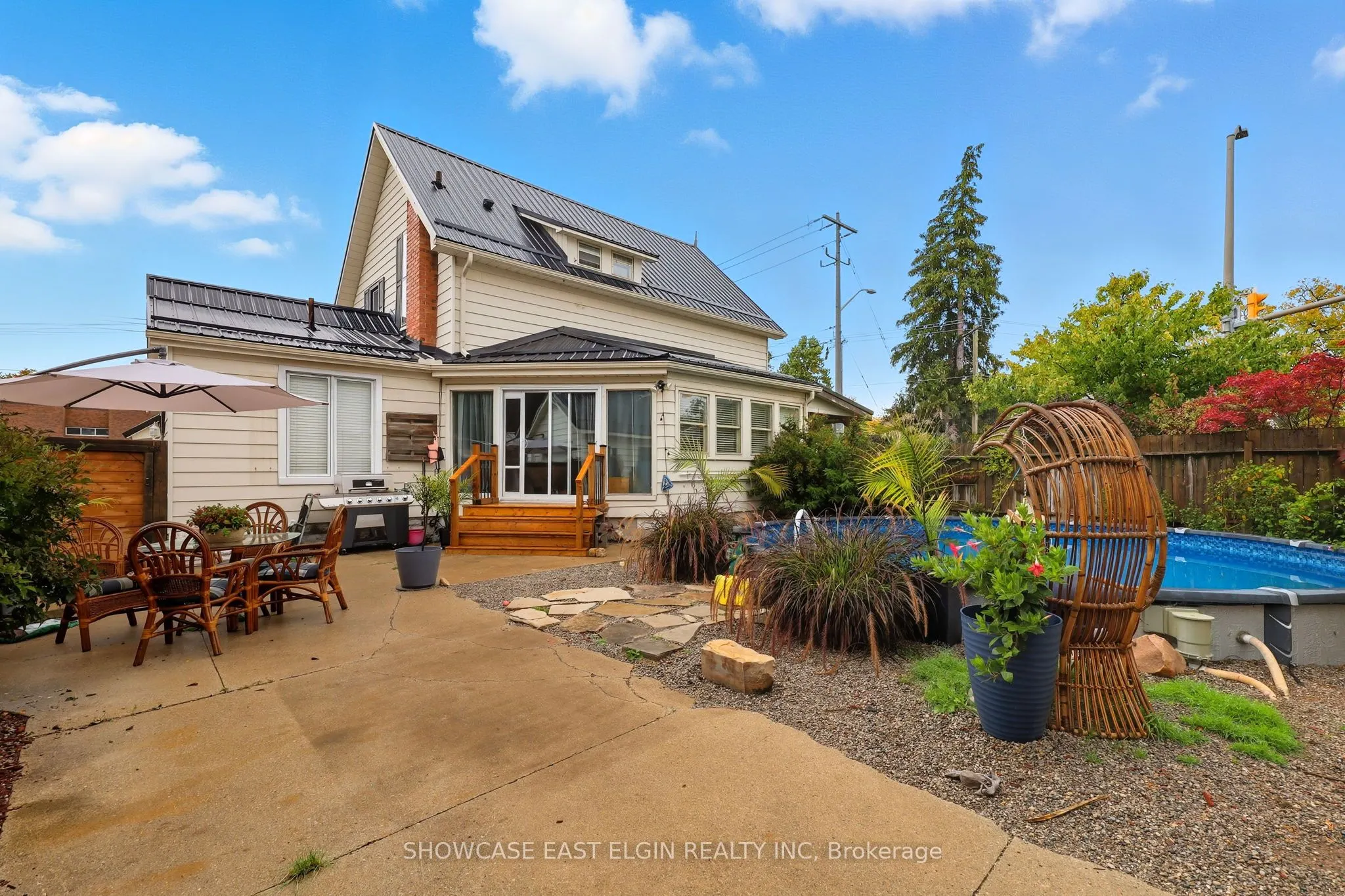 354 Talbot Street W