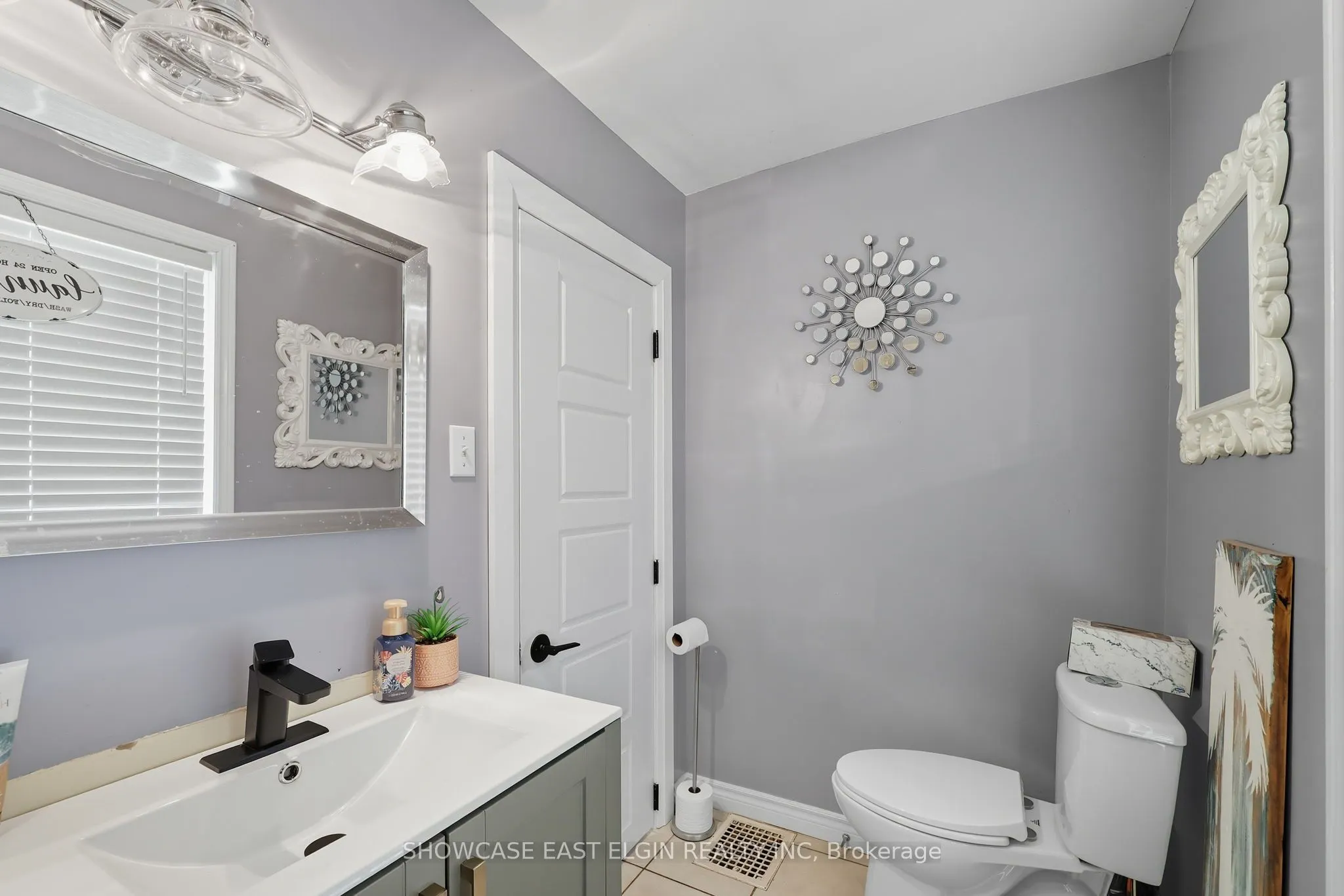354 Talbot Street W