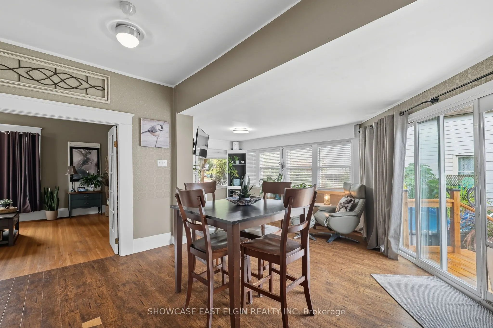 354 Talbot Street W