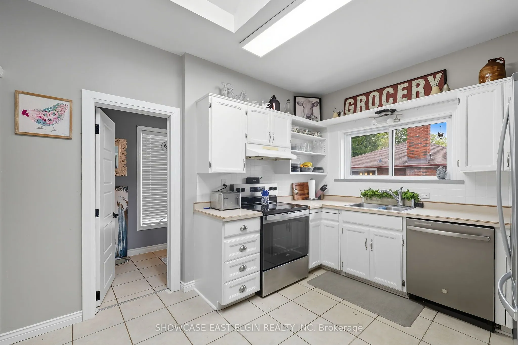 354 Talbot Street W