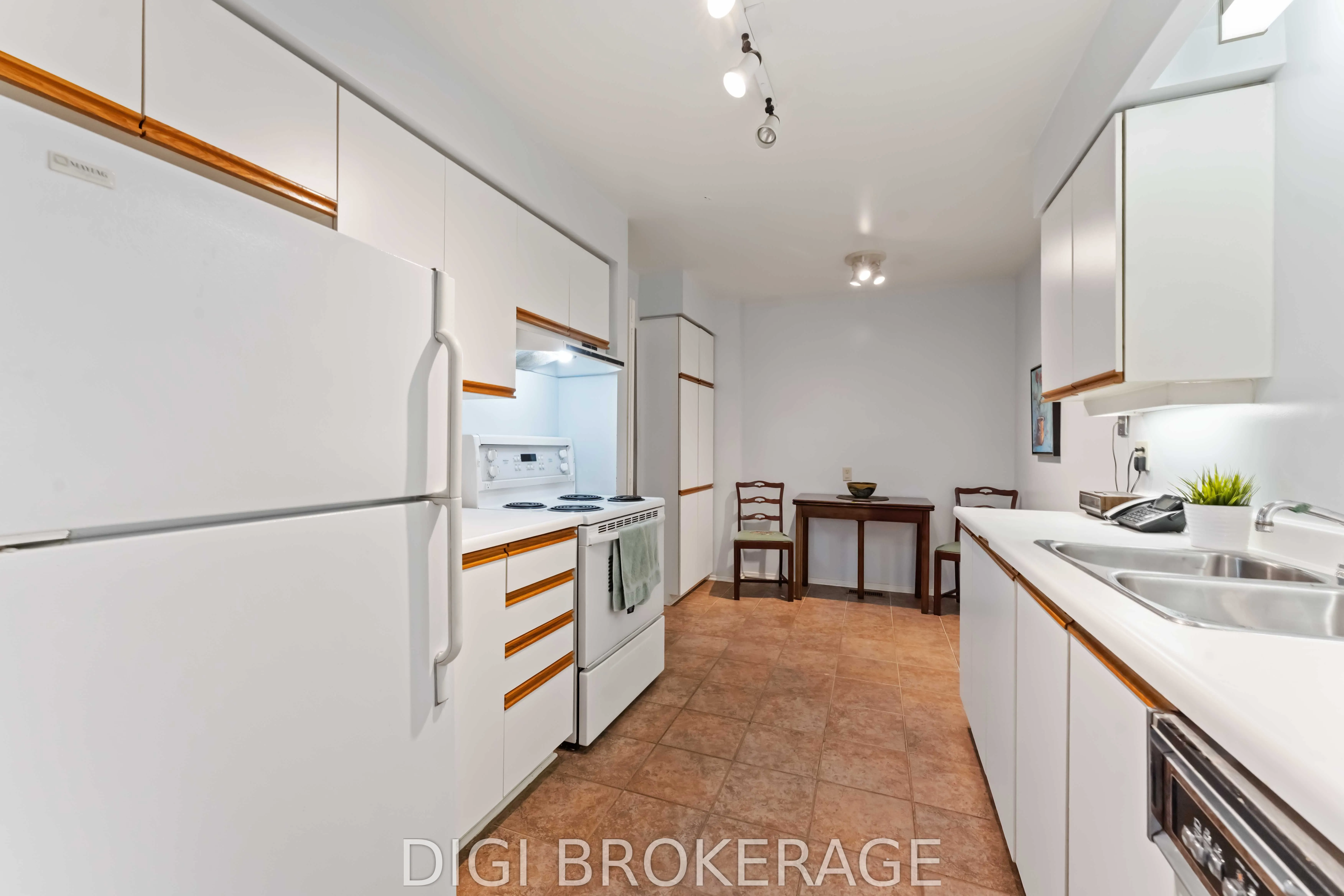 710 Coronation Avenue, #28