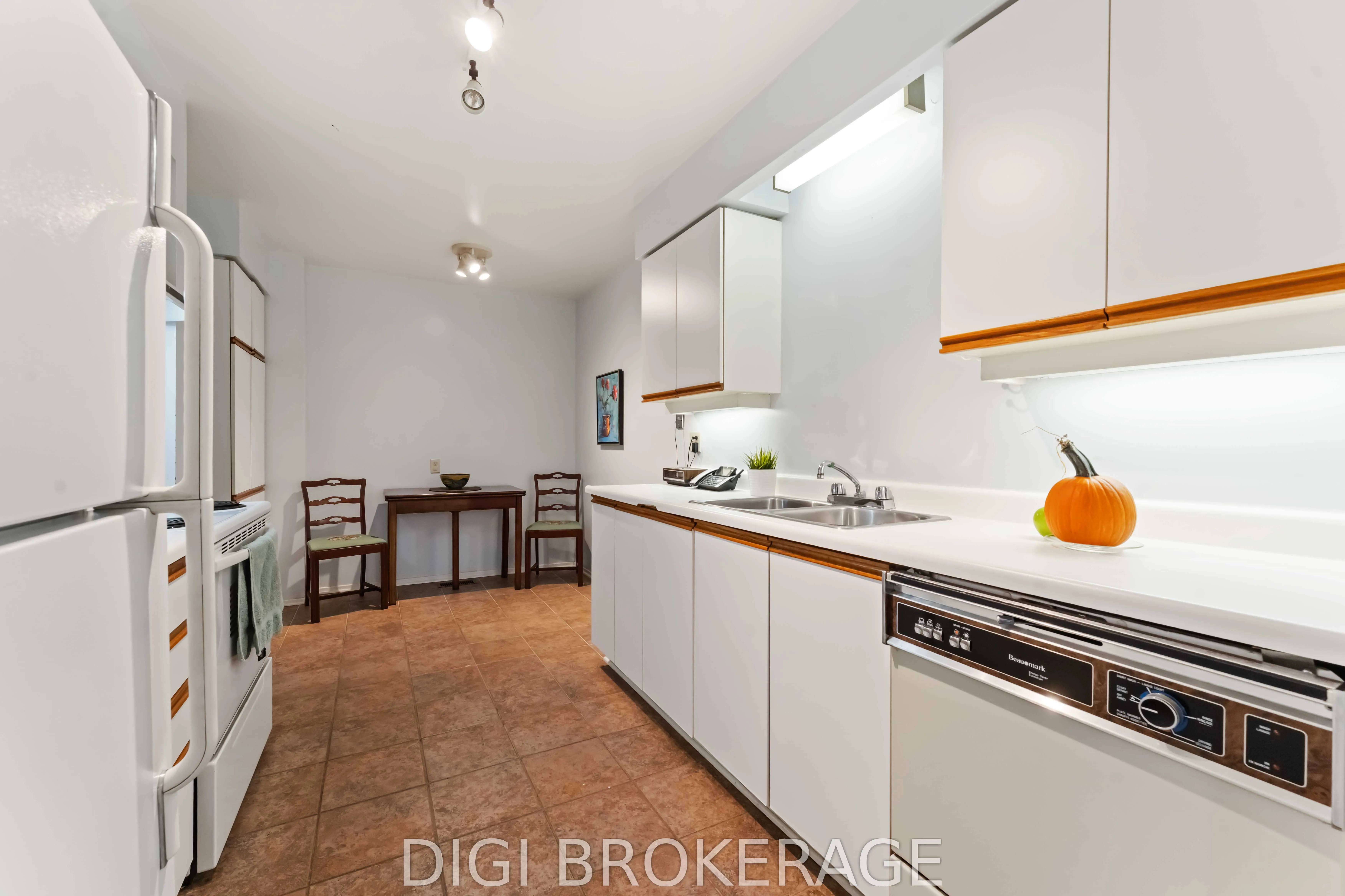 710 Coronation Avenue, #28