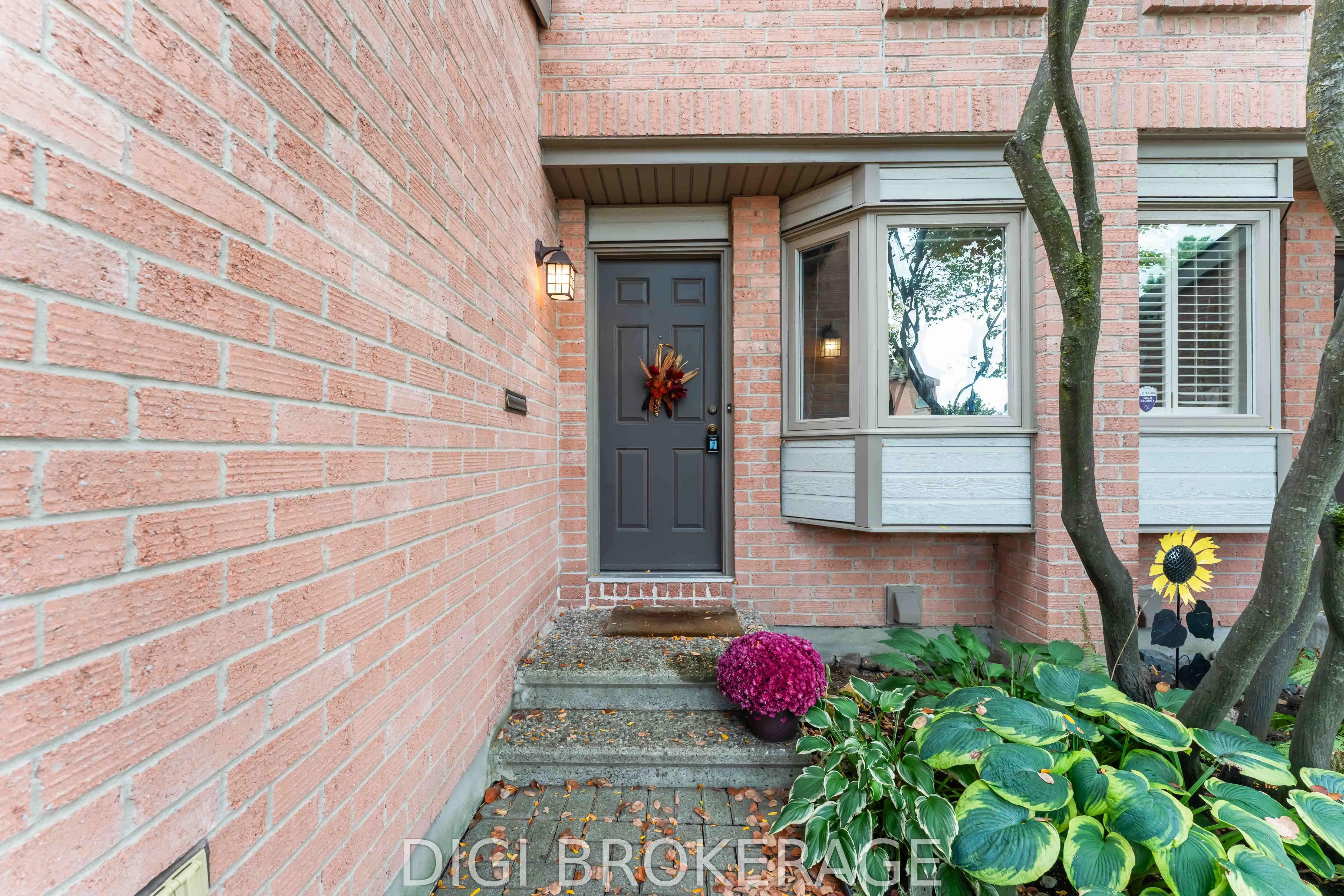 710 Coronation Avenue, #28