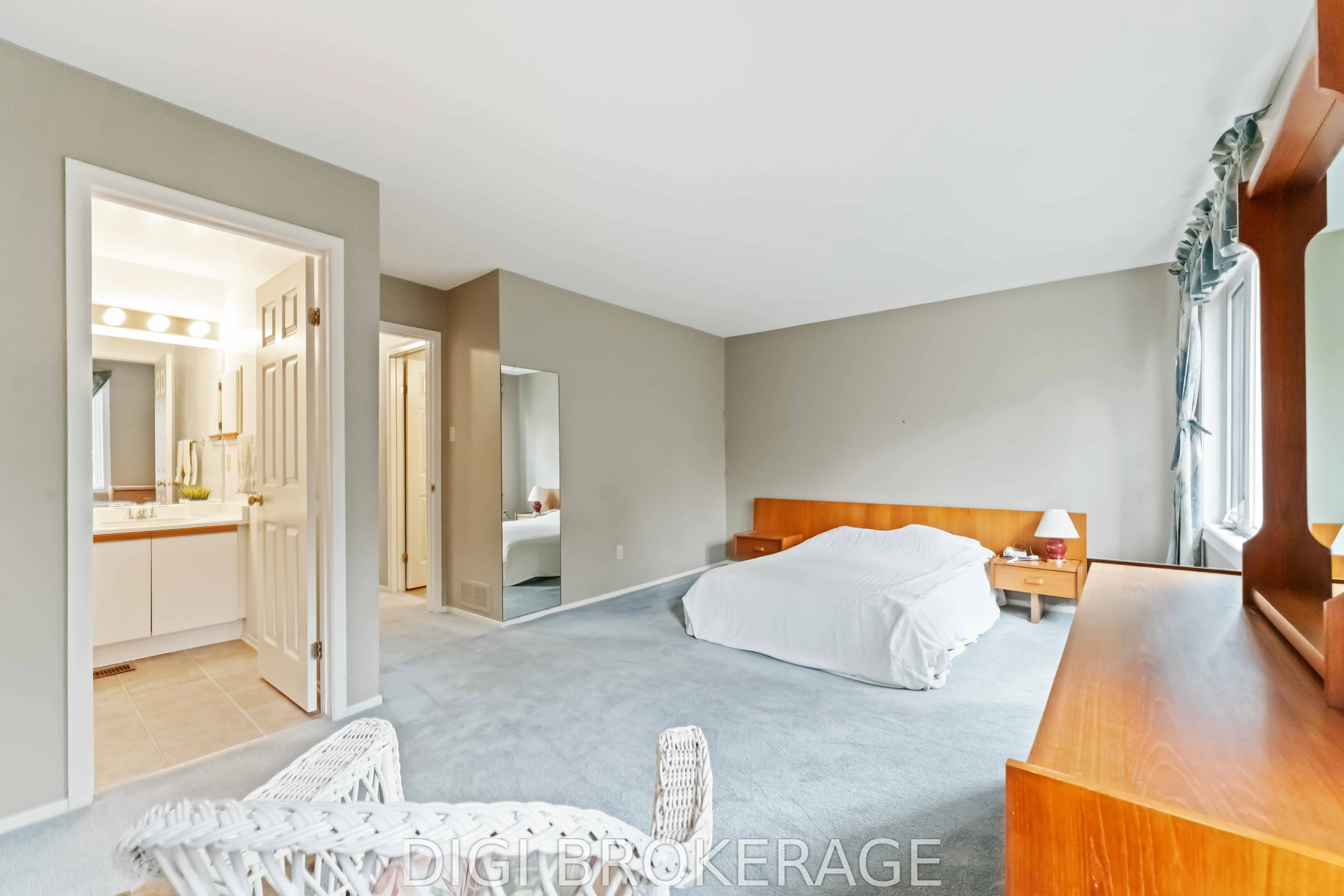 710 Coronation Avenue, #28