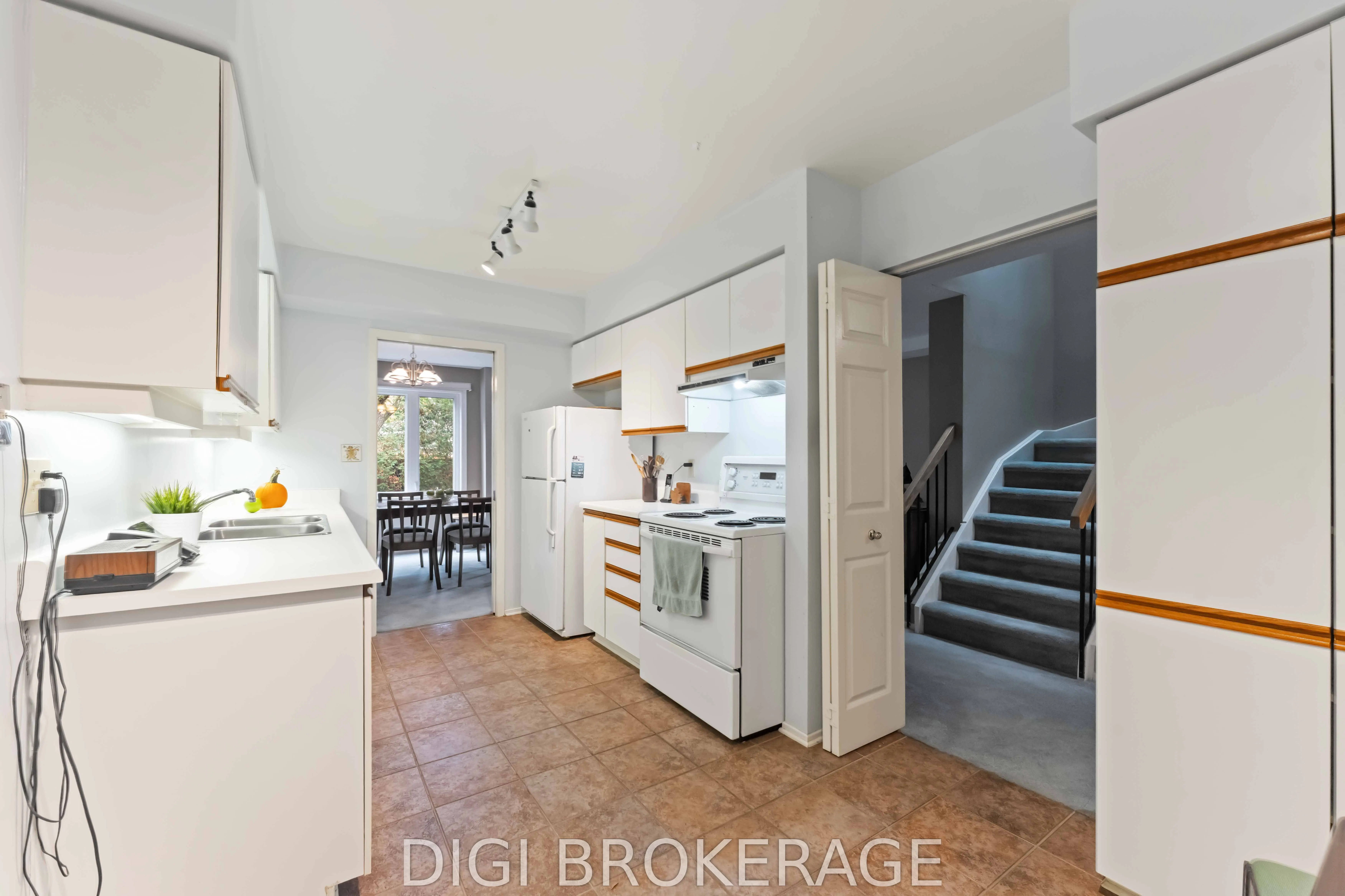 710 Coronation Avenue, #28
