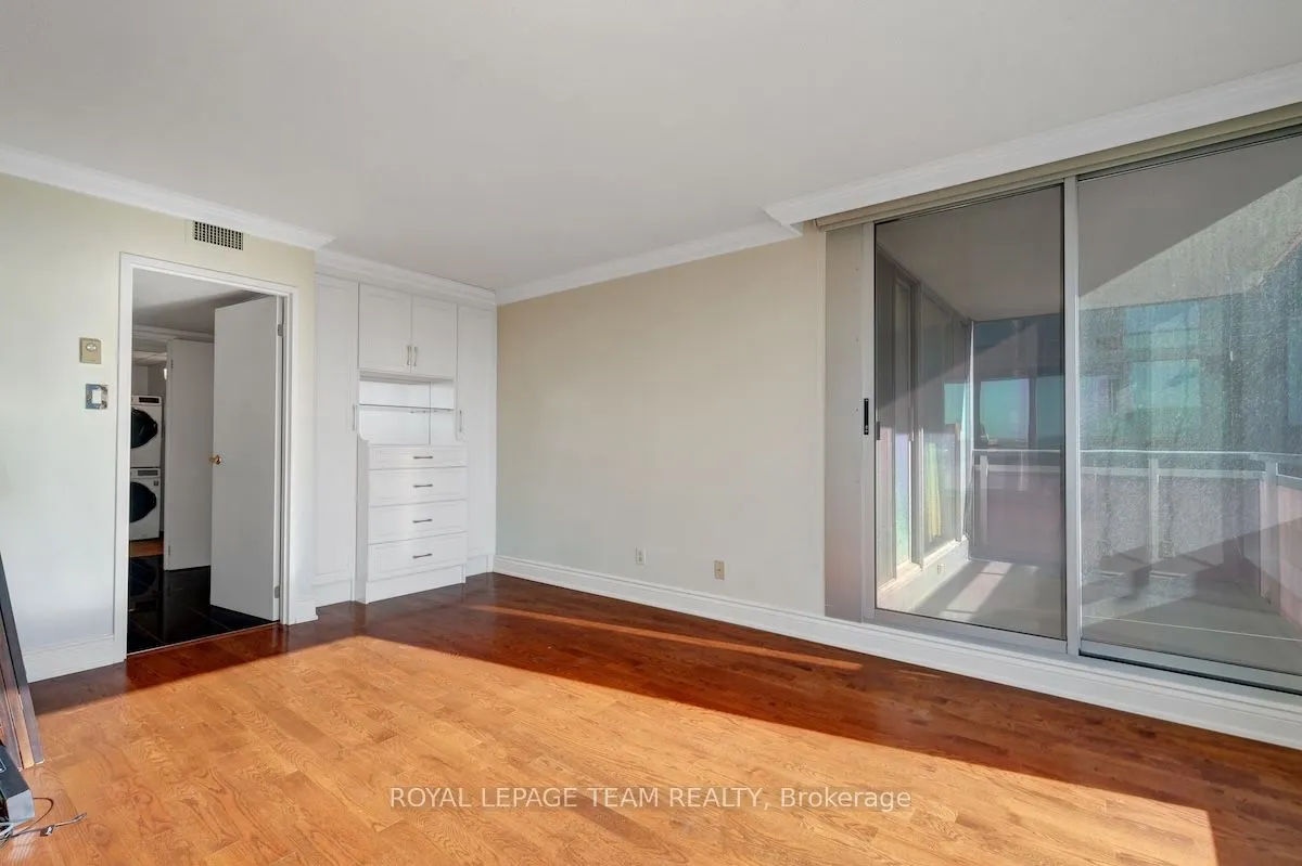 160 GEORGE Street, #1702