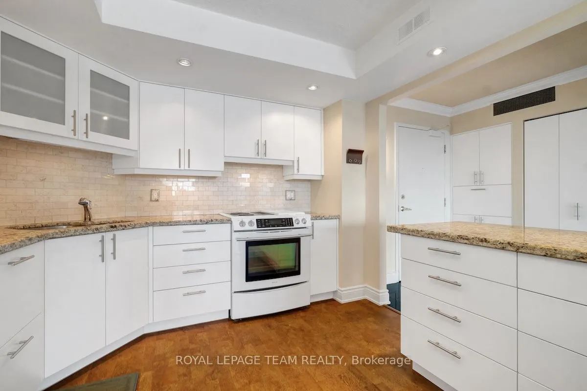 160 GEORGE Street, #1702