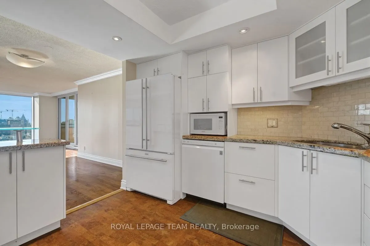 160 GEORGE Street, #1702