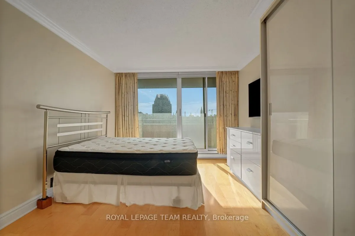160 GEORGE Street, #1702