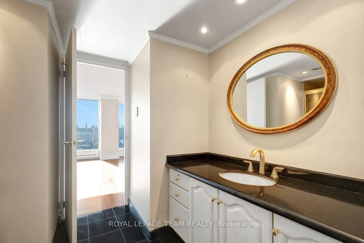 160 GEORGE Street, #1702