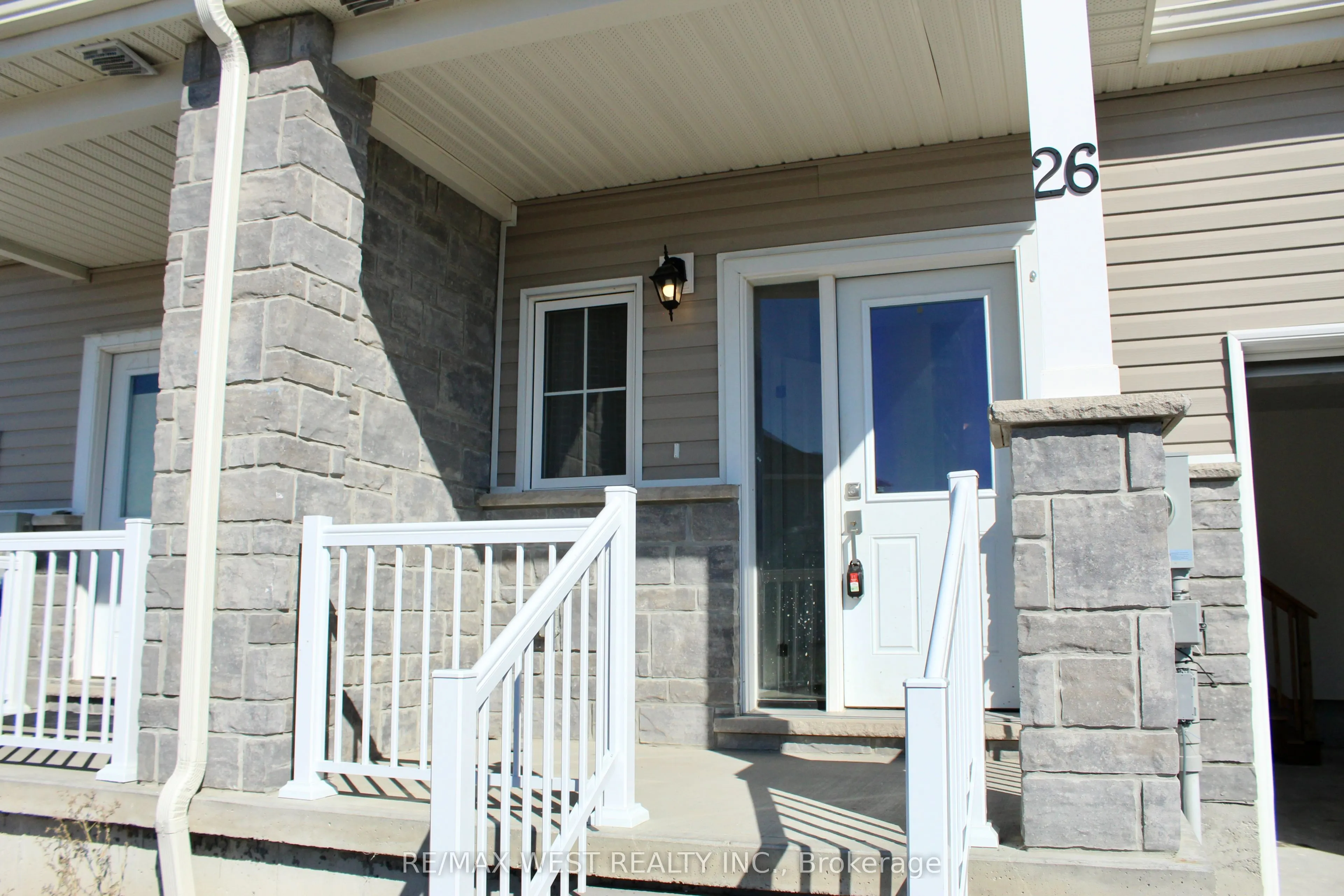 26 Glacier Crescent
