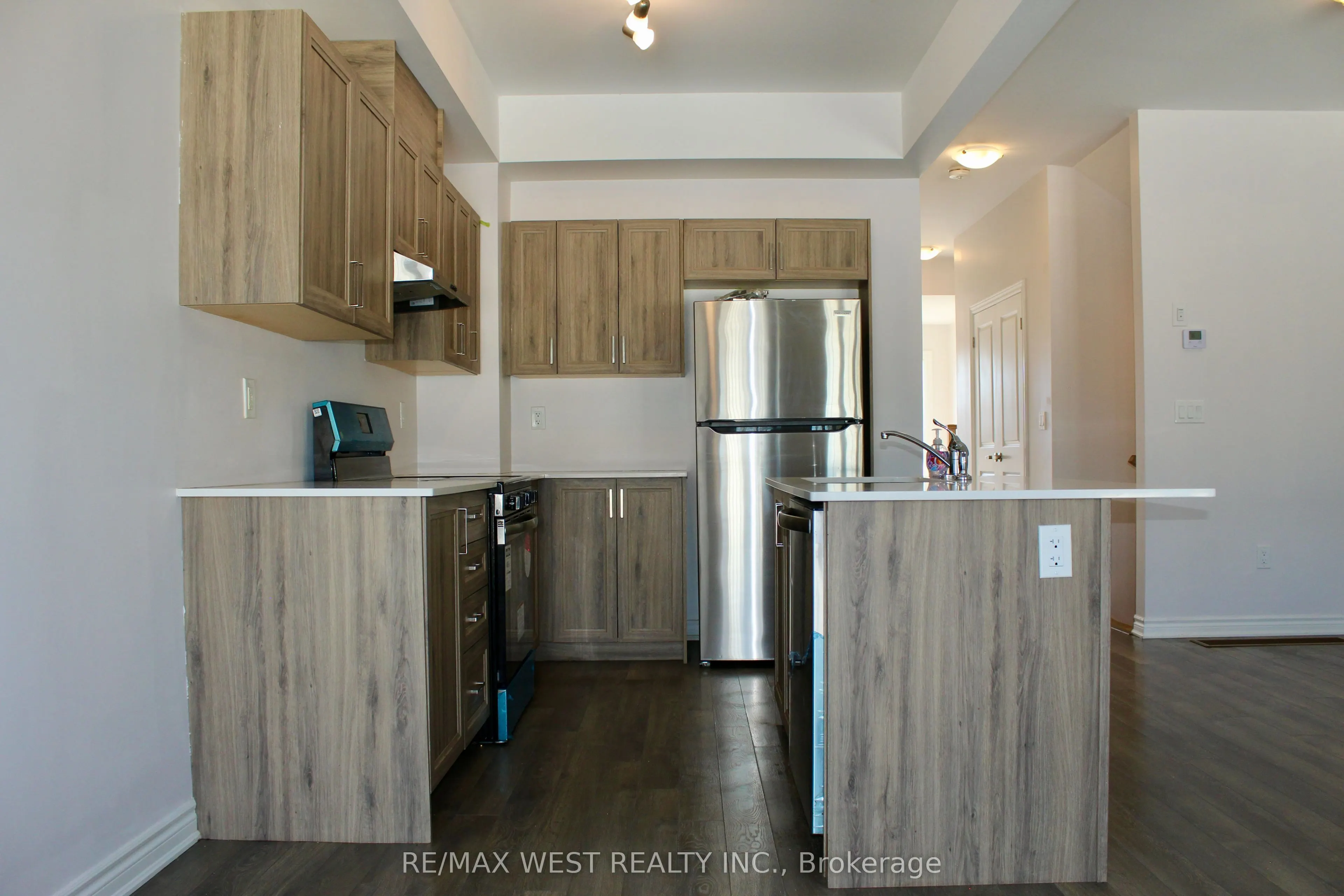 26 Glacier Crescent